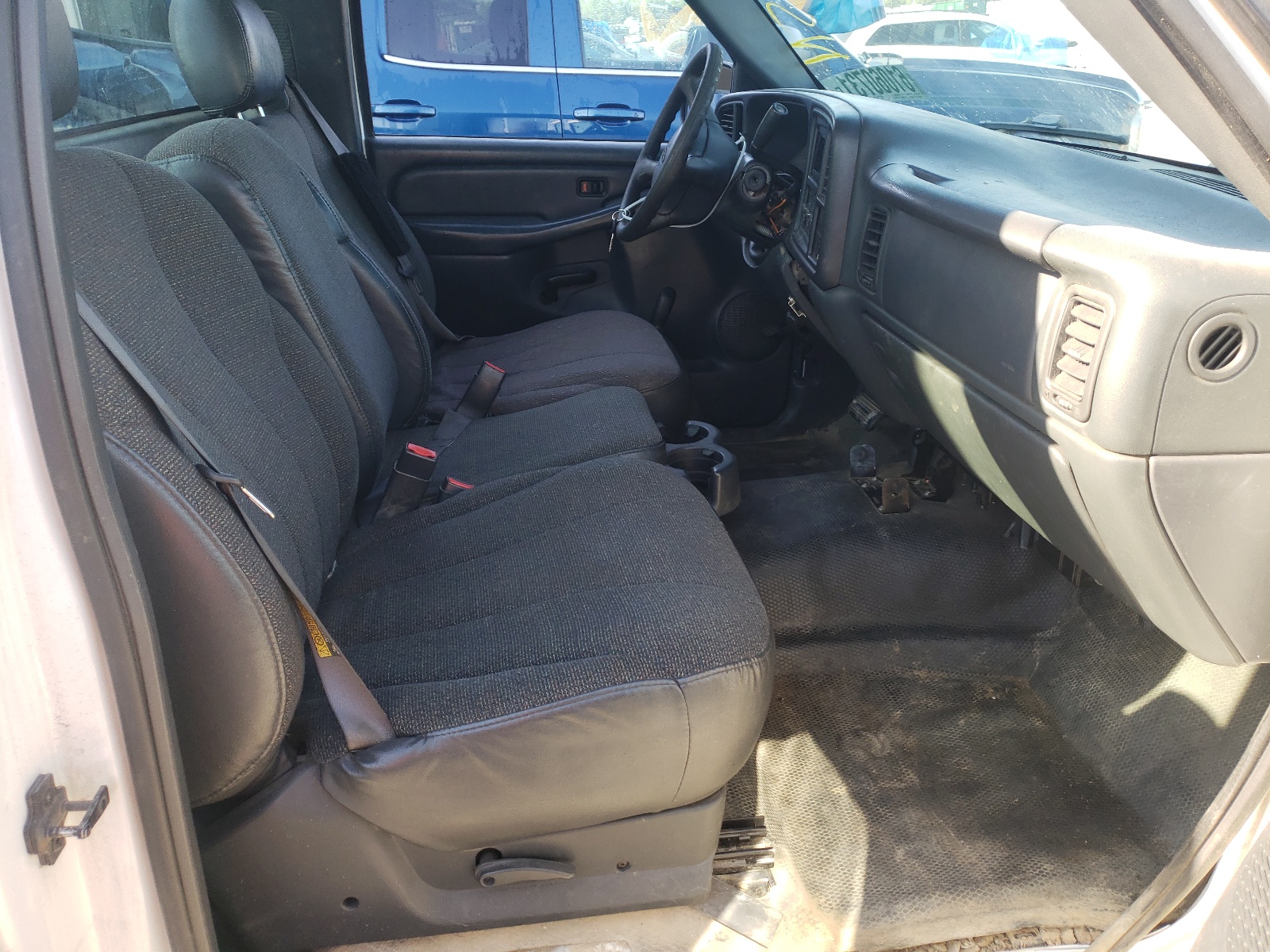 Photo 5 from auction – 2002 CHEVROLET 1500 with VIN 1GCEC14W62Z208321