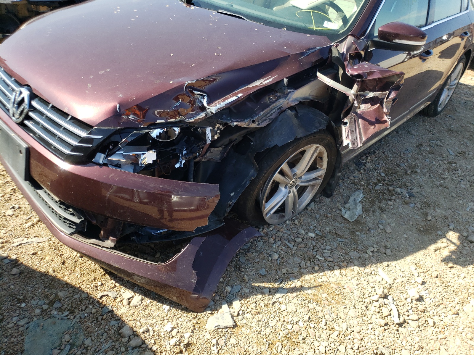 Photo 9 from auction – 2013 VOLKSWAGEN PASSAT SEL with VIN 1VWCN7A3XDC067271