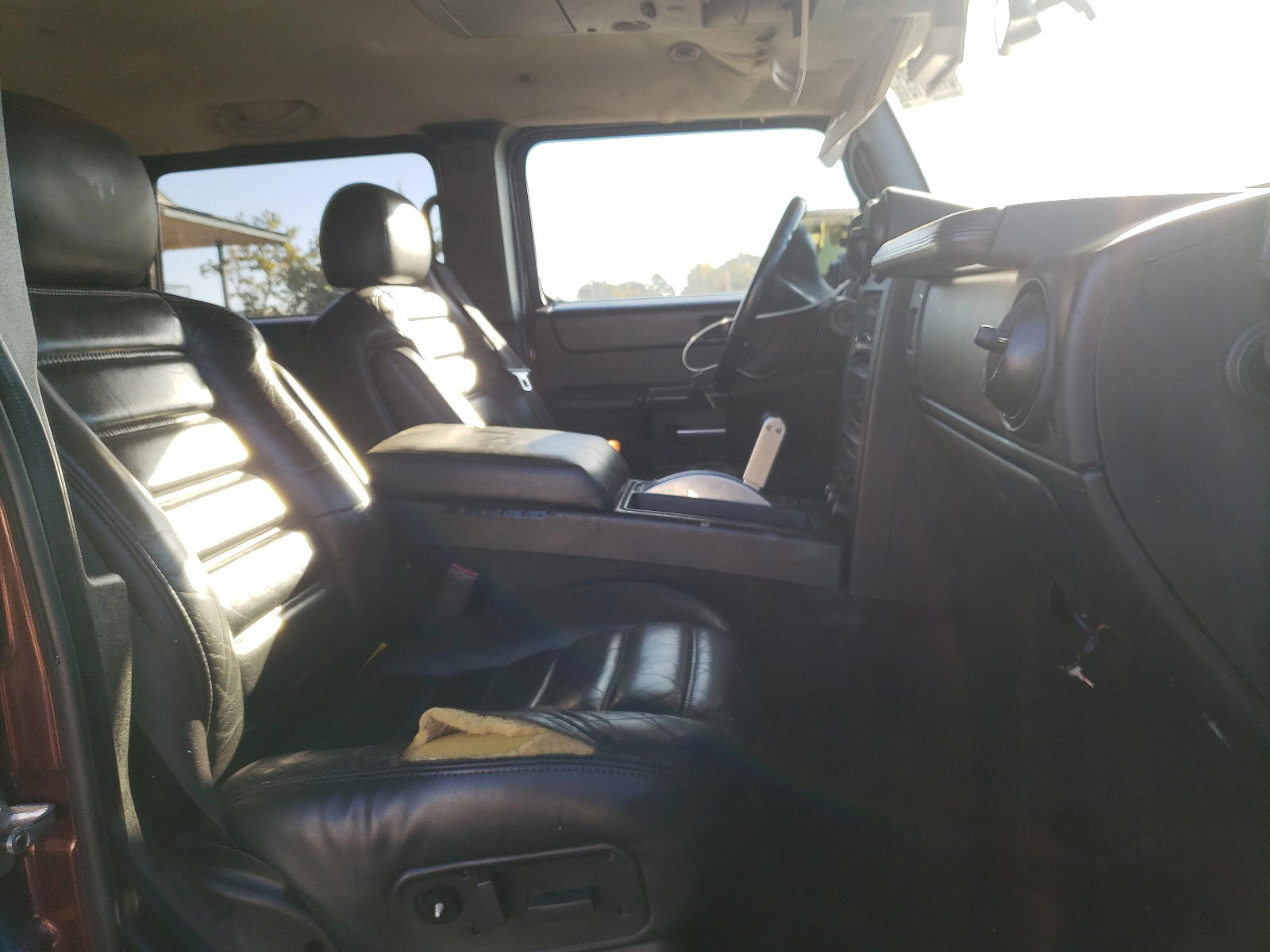 Photo 5 from auction – 2006 HUMMER H2 with VIN 5GRGN23U06H119007