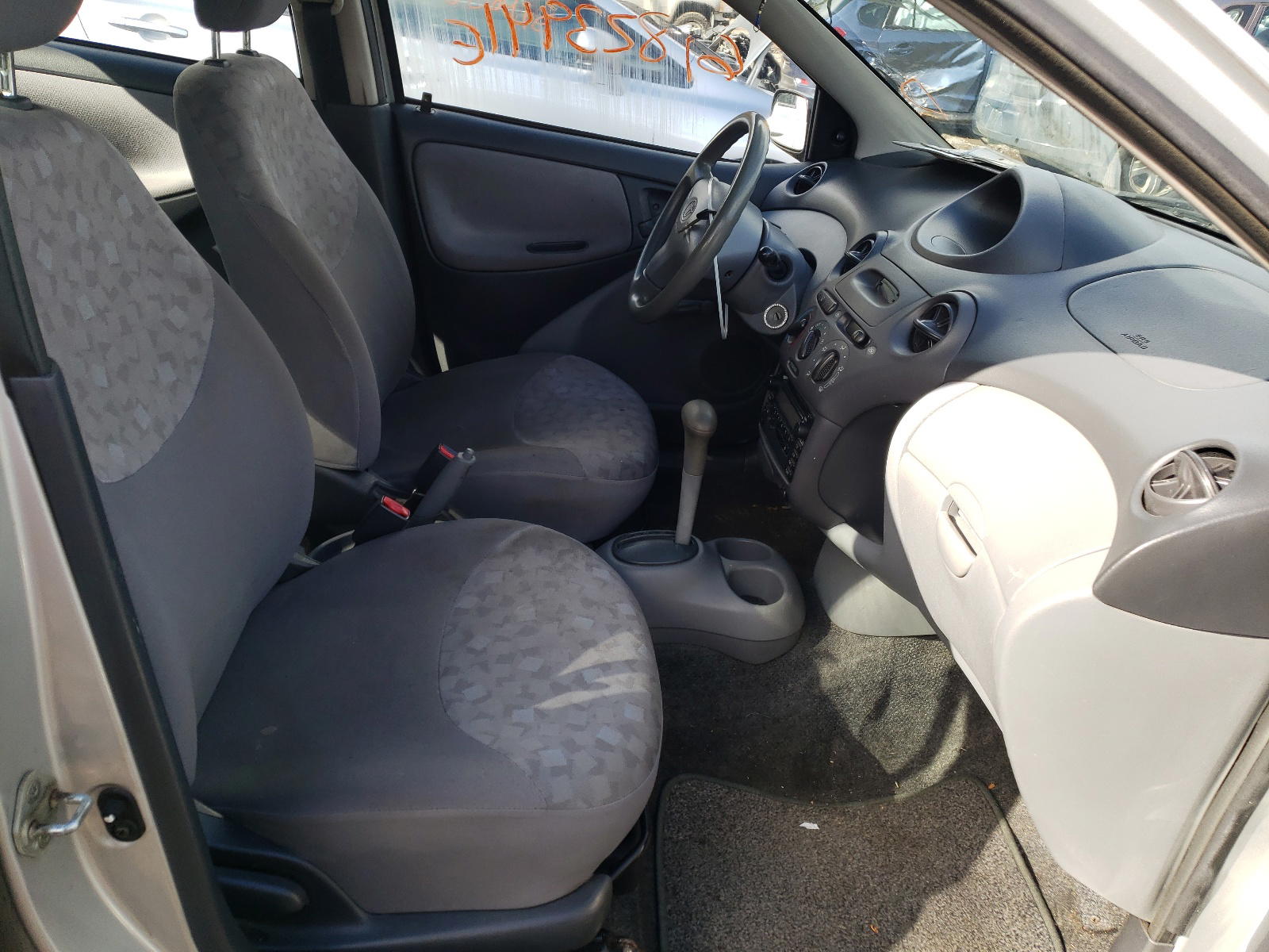 Photo 5 from auction – 2001 TOYOTA ECHO with VIN JTDBT123410121970