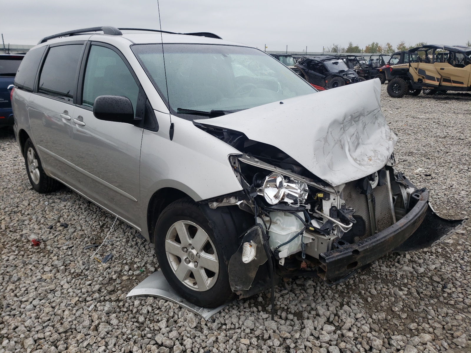 Photo 13 from auction – 2010 TOYOTA SIENNA CE with VIN 5TDKK4CC9AS342433