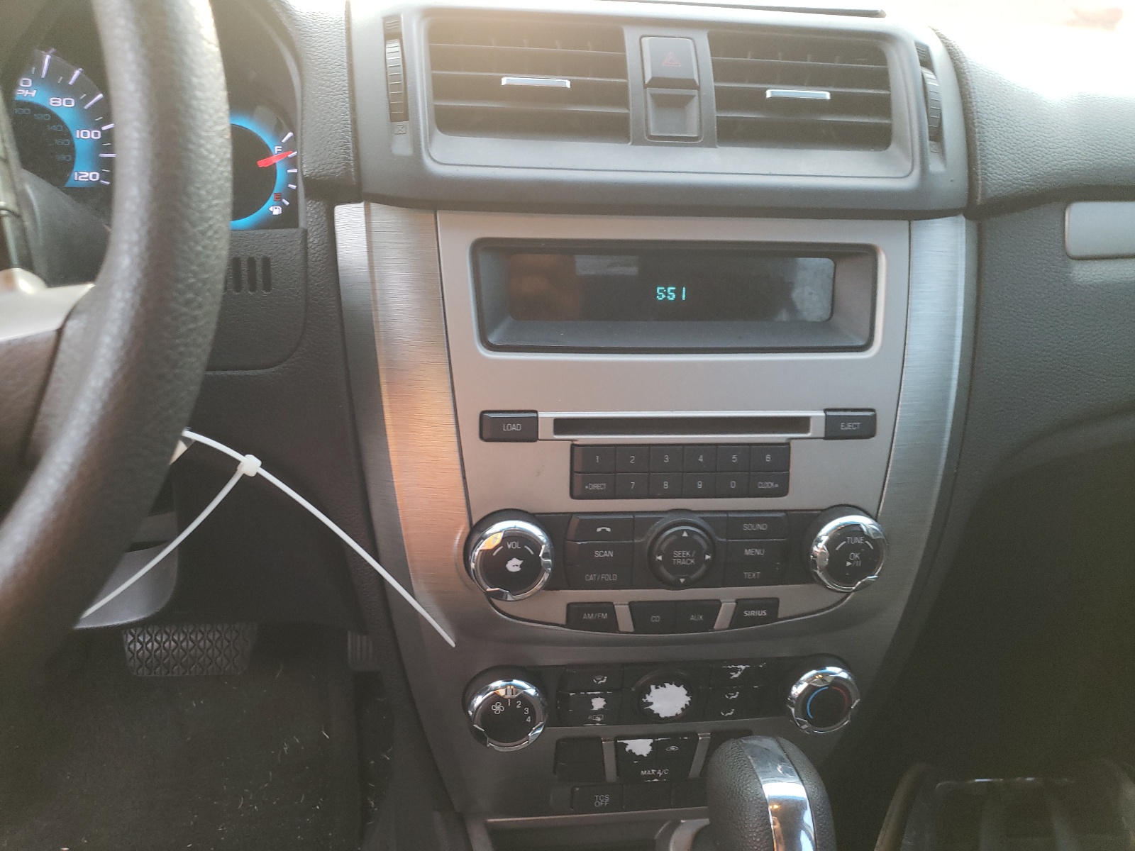 Photo 9 from auction – 2011 FORD FUSION SE with VIN 3FAHP0HA0BR312422