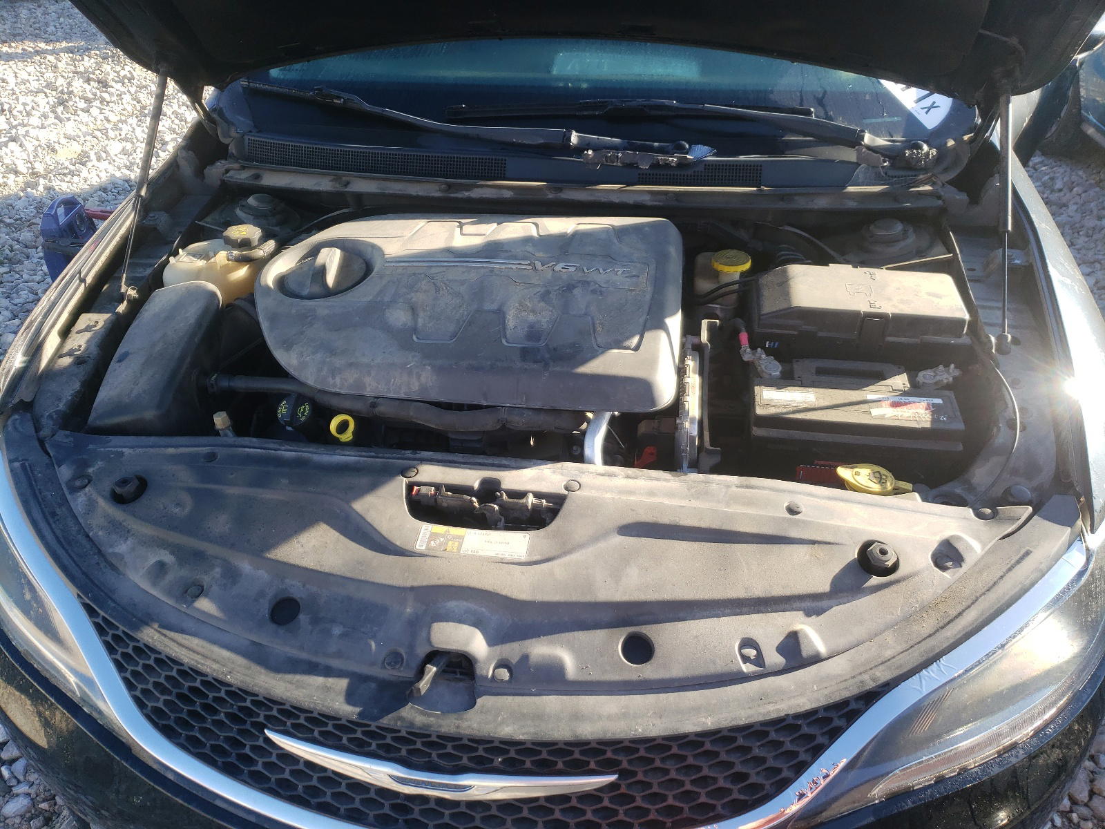 Photo 7 from auction – 2015 CHRYSLER 200 C with VIN 1C3CCCCG2FN565252