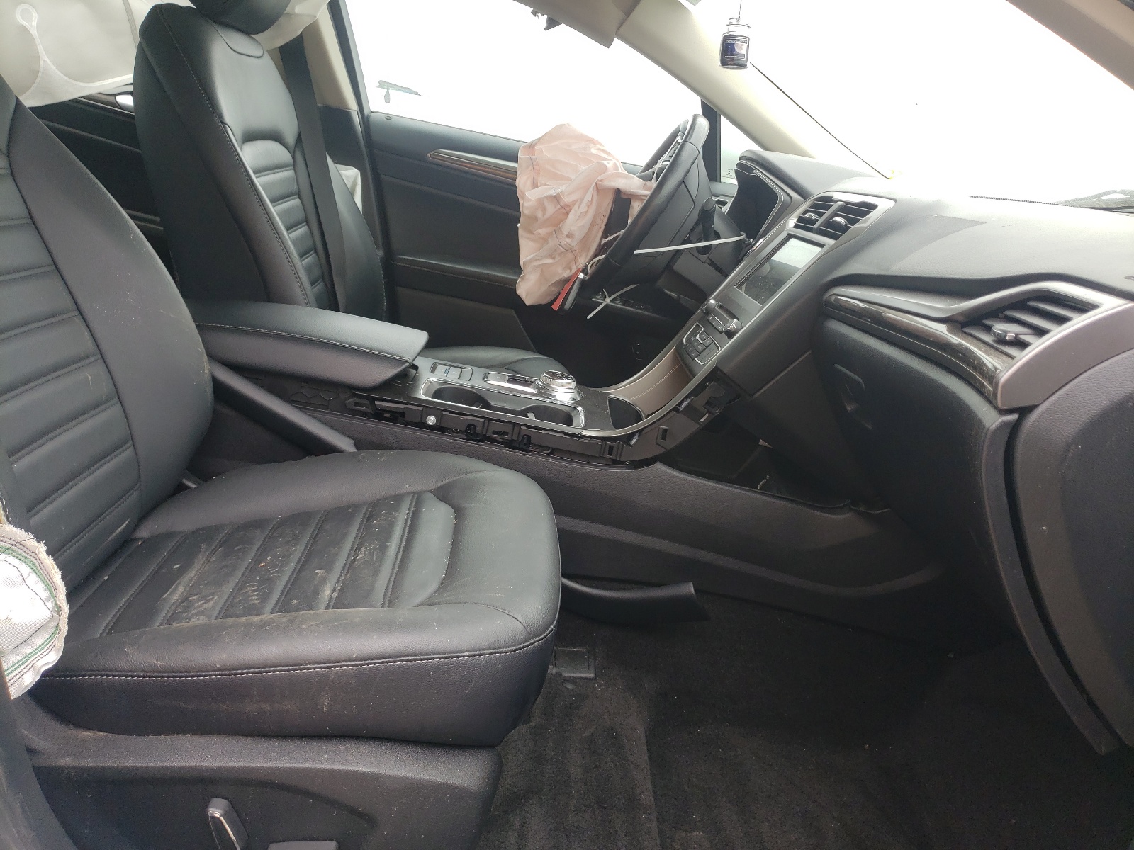 Zdjęcie 5 z aukcji – 2017 FORD FUSION SE z VIN 3FA6P0LU8HR409692
