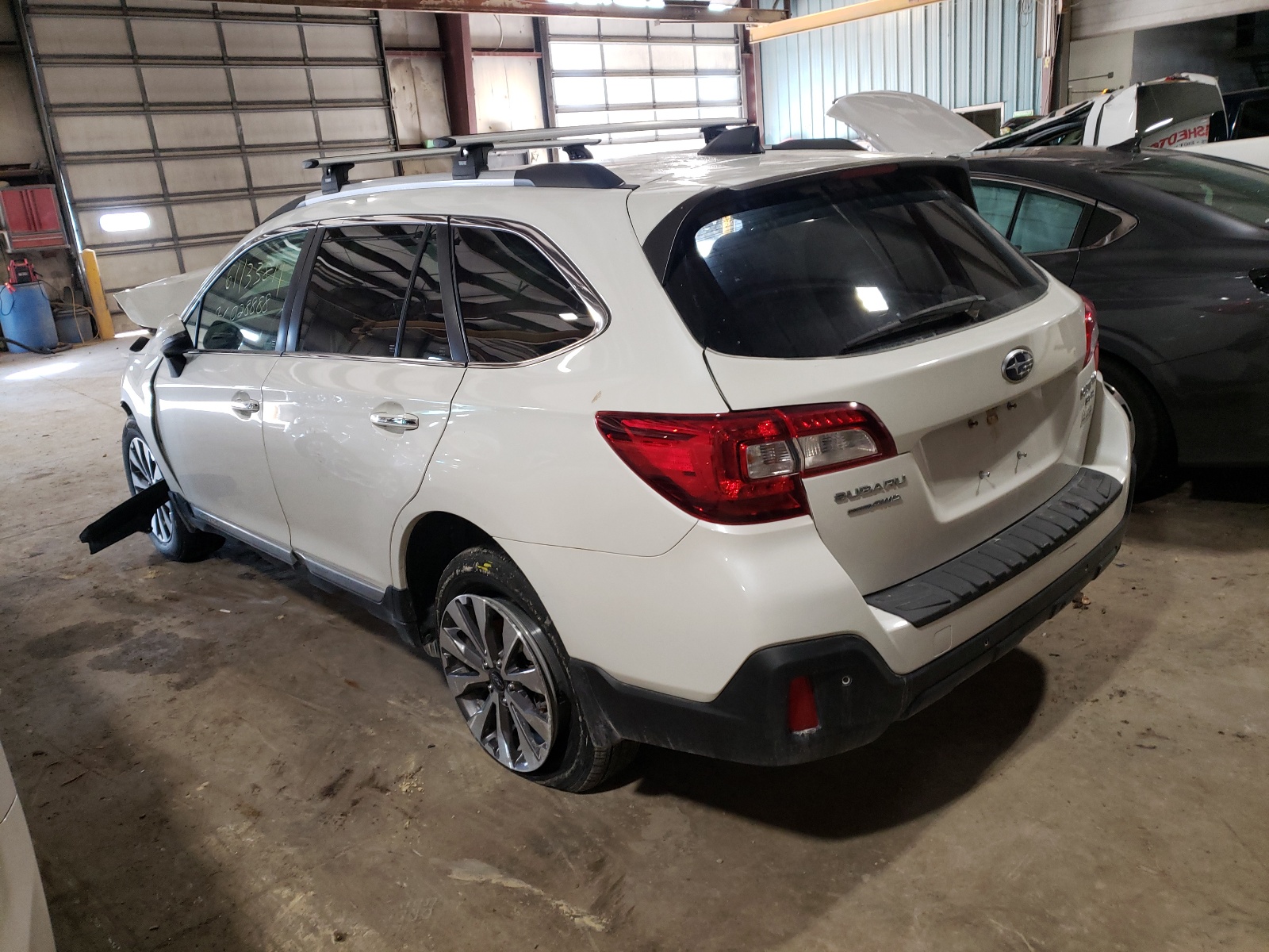 Photo 3 from auction – 2019 SUBARU OUTBACK TO with VIN 4S4BSETC4K3258847