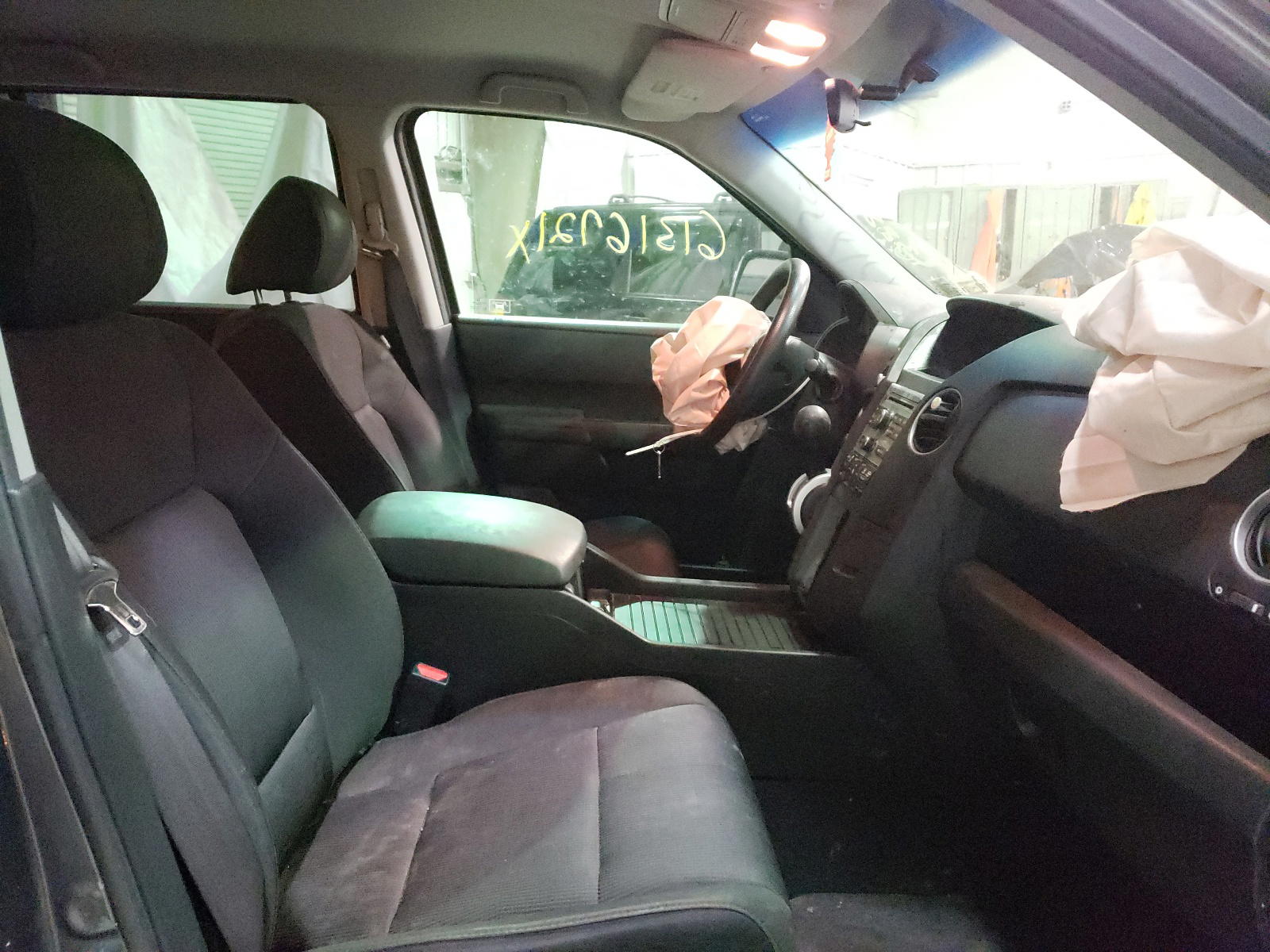 Photo 5 from auction – 2011 HONDA PILOT EX with VIN 5FNYF4H43BB102560