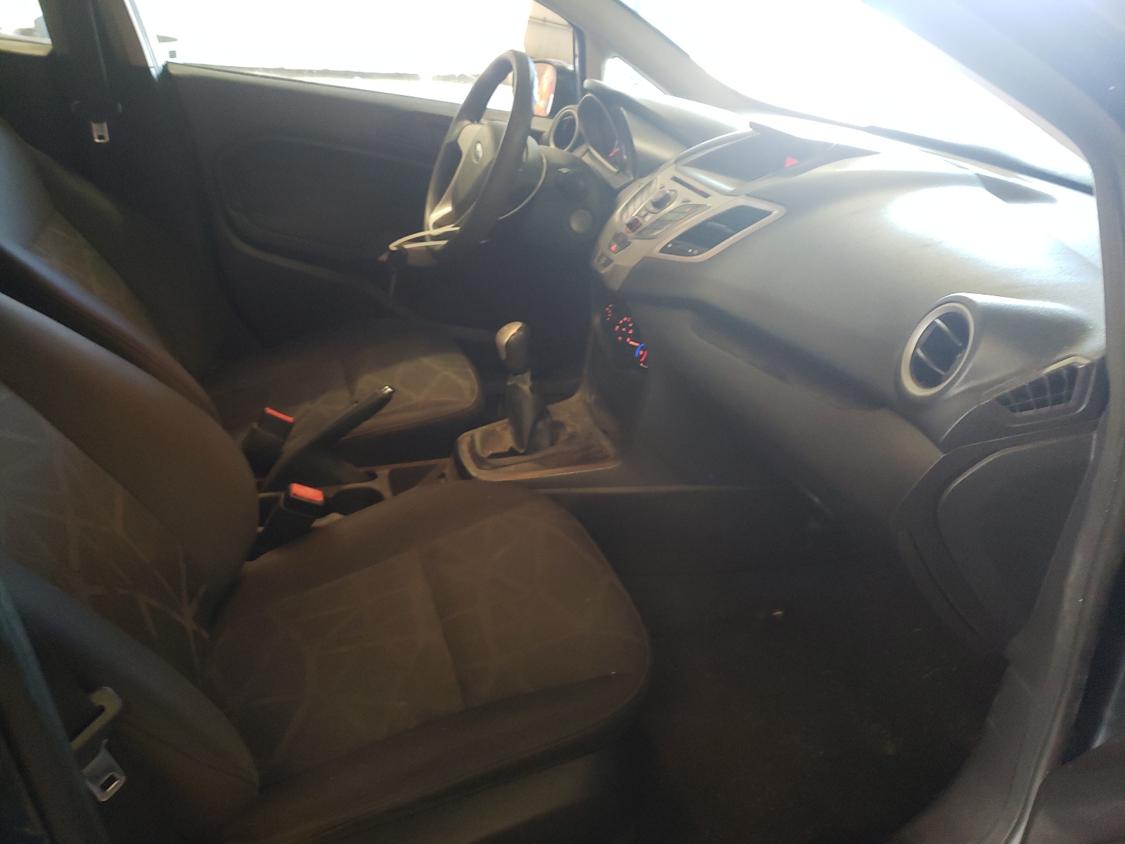 Photo 5 from auction – 2011 FORD FIESTA SE with VIN 3FADP4BJ0BM174036