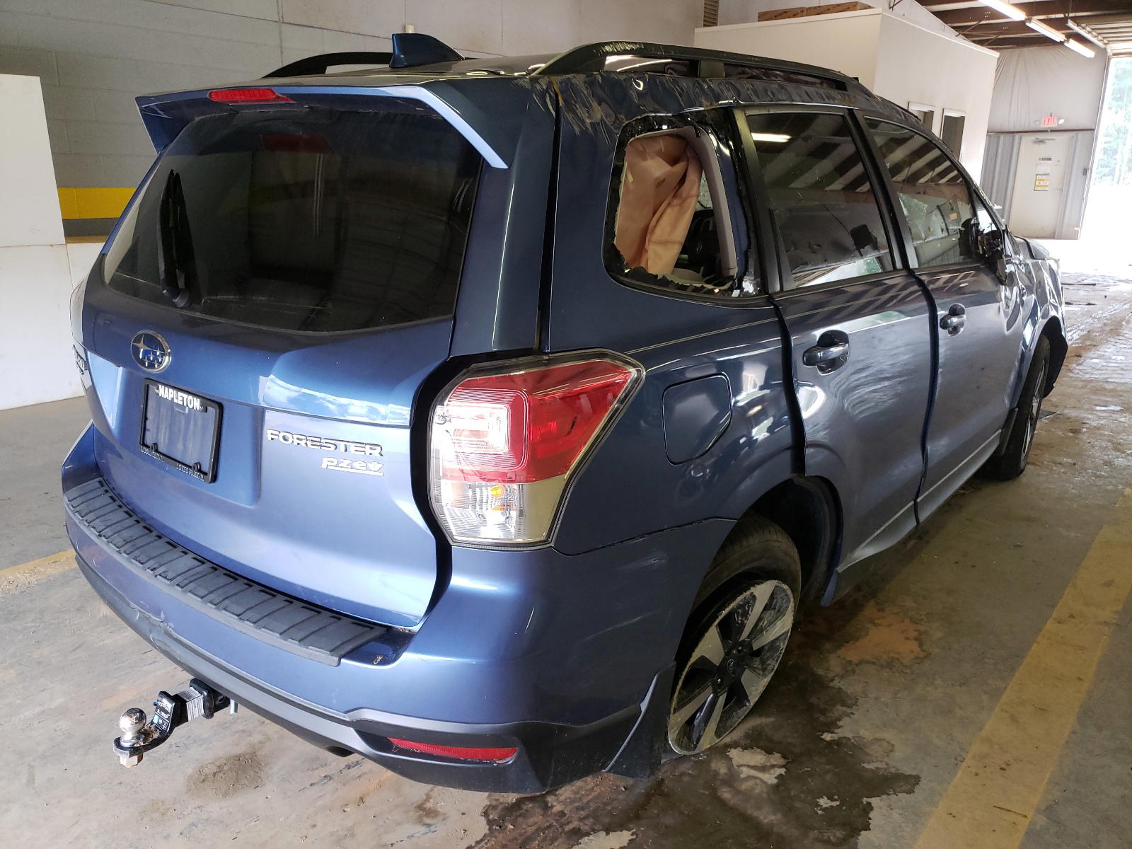 Photo 4 from auction – 2017 SUBARU FORESTER 2 with VIN JF2SJAEC0HH501340