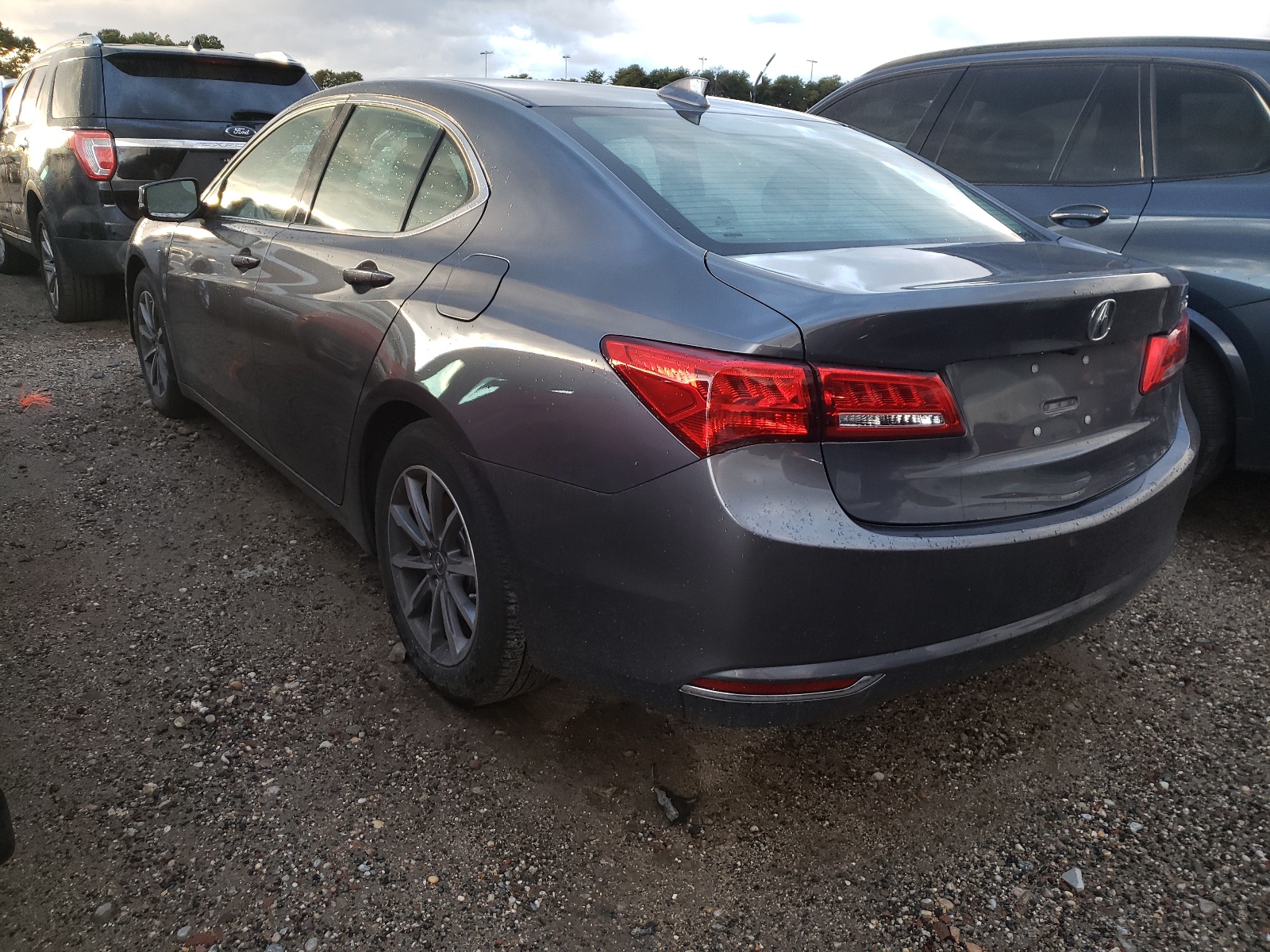 Photo 3 from auction – 2018 ACURA TLX with VIN 19UUB1F3XJA011555