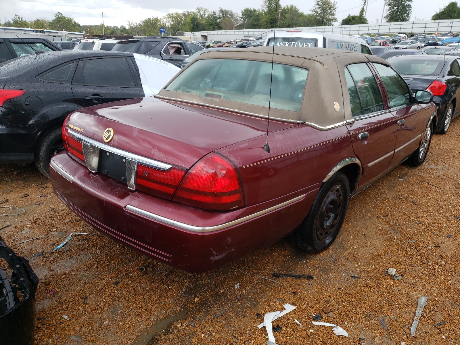 Photo 4 from auction – 2005 MERCURY GRAND MARQ with VIN 2MEFM74W15X608221