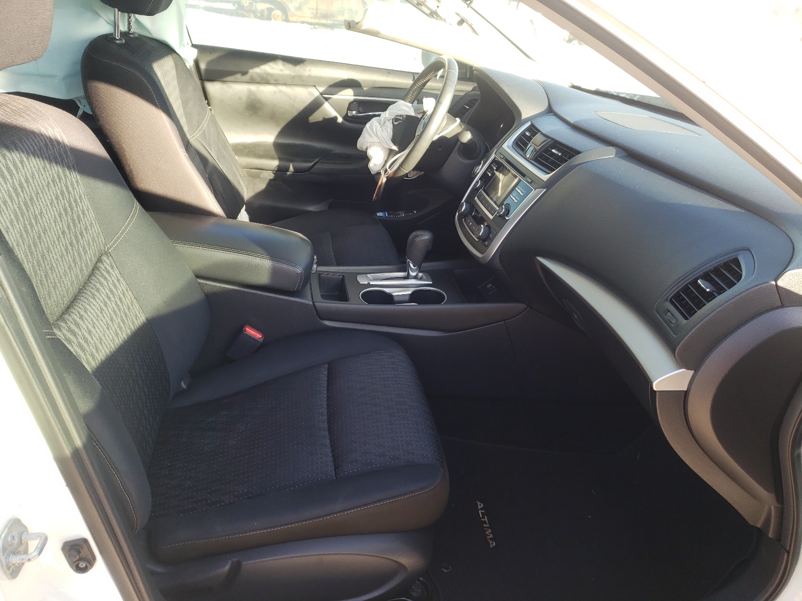 Photo 5 from auction – 2017 NISSAN ALTIMA 2.5 with VIN 1N4AL3AP6HC148341