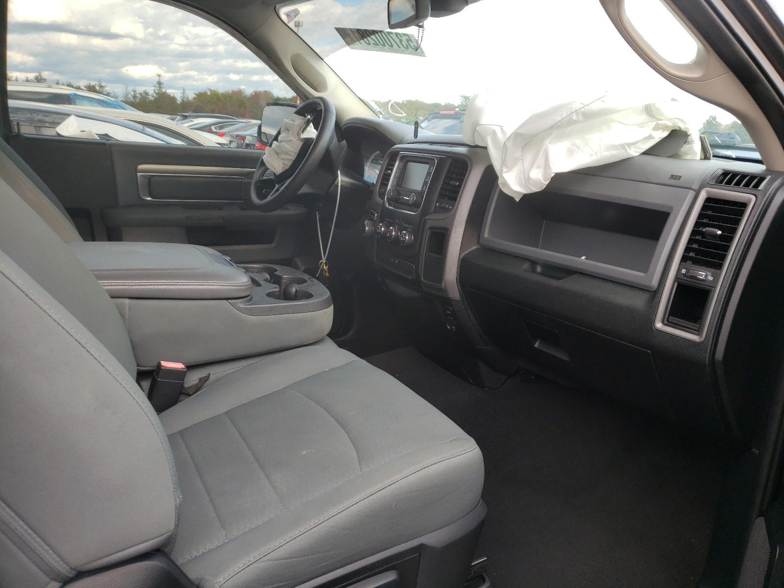 Photo 5 from auction – 2015 RAM 1500 ST with VIN 3C6JR6AT7FG563869