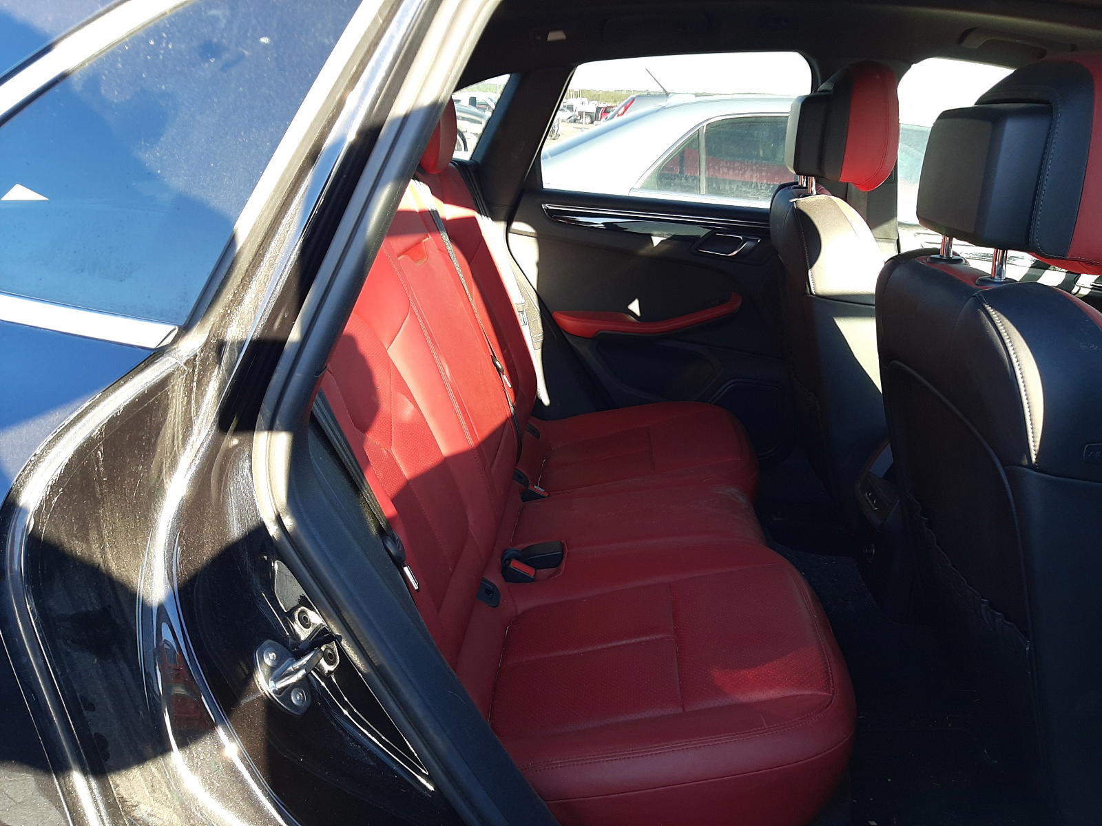 Photo 6 from auction – 2015 PORSCHE MACAN S with VIN WP1AB2A55FLB42791