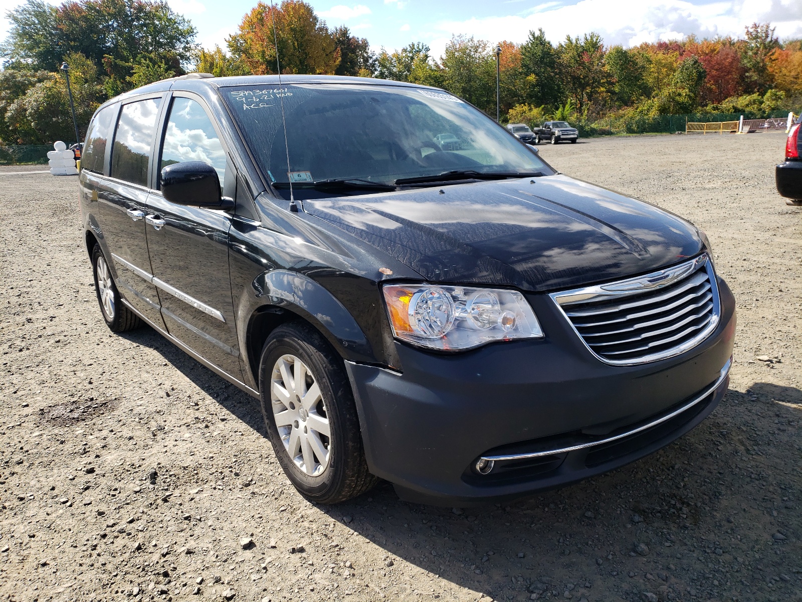 Photo 1 from auction – 2016 CHRYSLER TOWN & COU with VIN 2C4RC1BG7GR256781