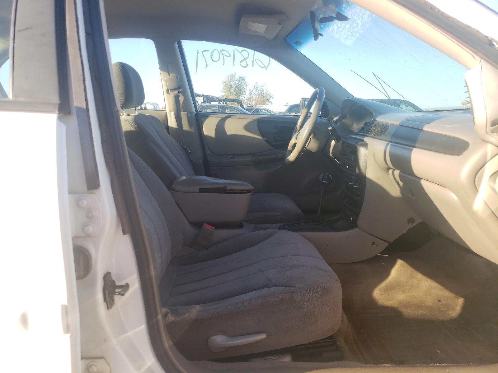 Photo 5 from auction – 2005 CHEVROLET CLASSIC with VIN 1G1ND52F05M250971