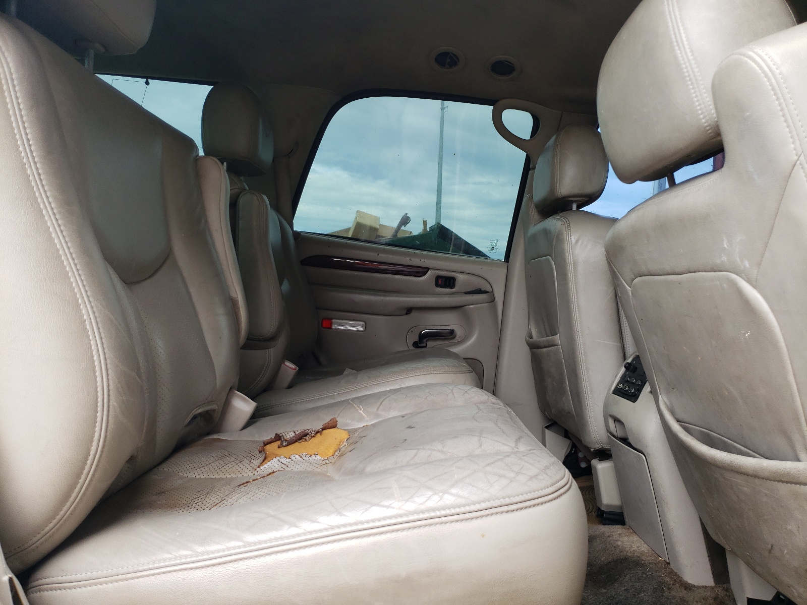 Photo 6 from auction – 2003 CADILLAC ESCALADE with VIN 1GYEK63NX3R102894