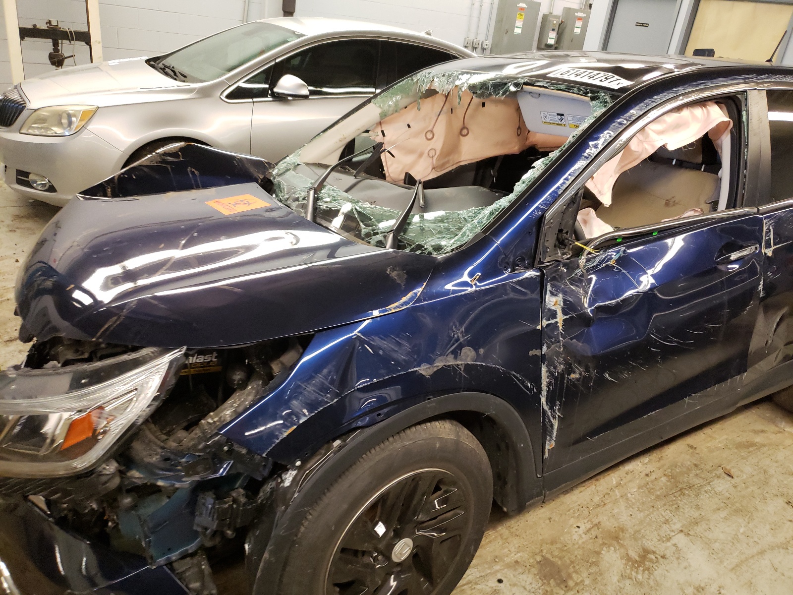 Photo 9 from auction – 2016 HONDA CR-V EX with VIN 2HKRM4H5XGH726058