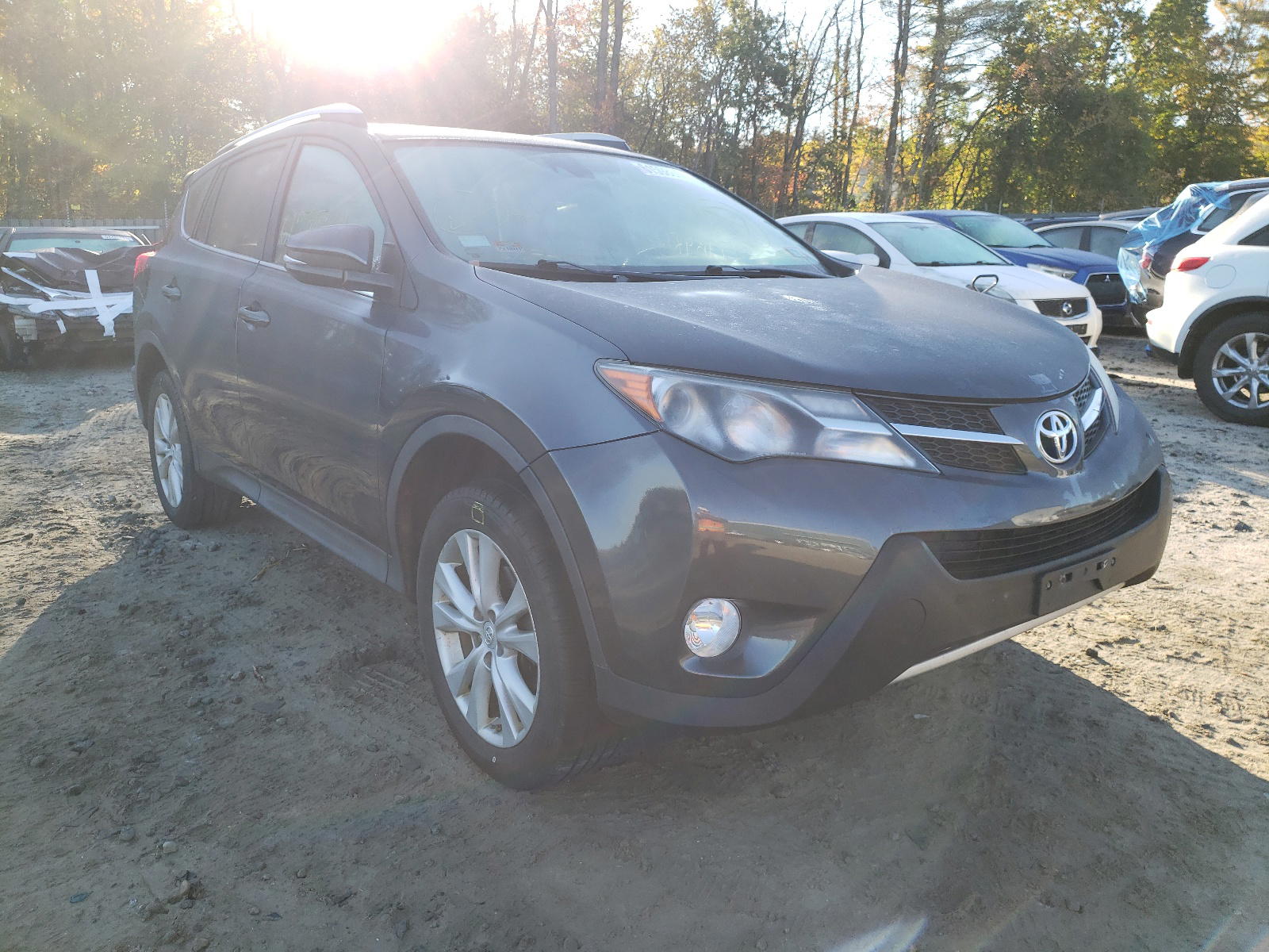 TOYOTA RAV4 LIMIT 2015 with VIN 2T3DFREV0FW348331 - Photo from auction