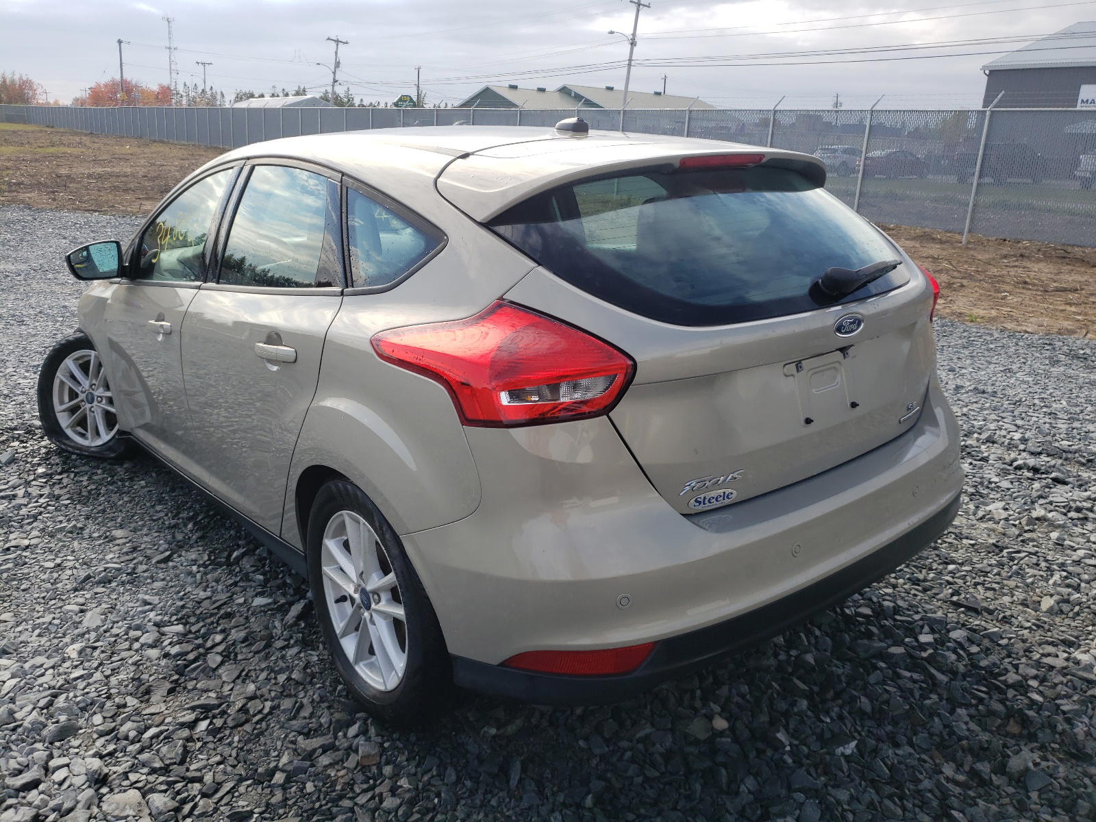 Photo 3 from auction – 2015 FORD FOCUS SE with VIN 1FADP3K25FL330677