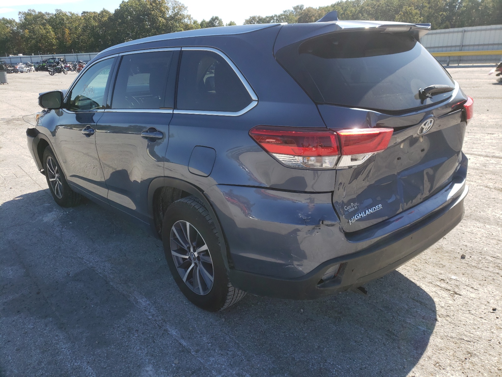 Zdjęcie 3 z aukcji – 2017 TOYOTA HIGHLANDER z VIN 5TDKZRFH1HS523147