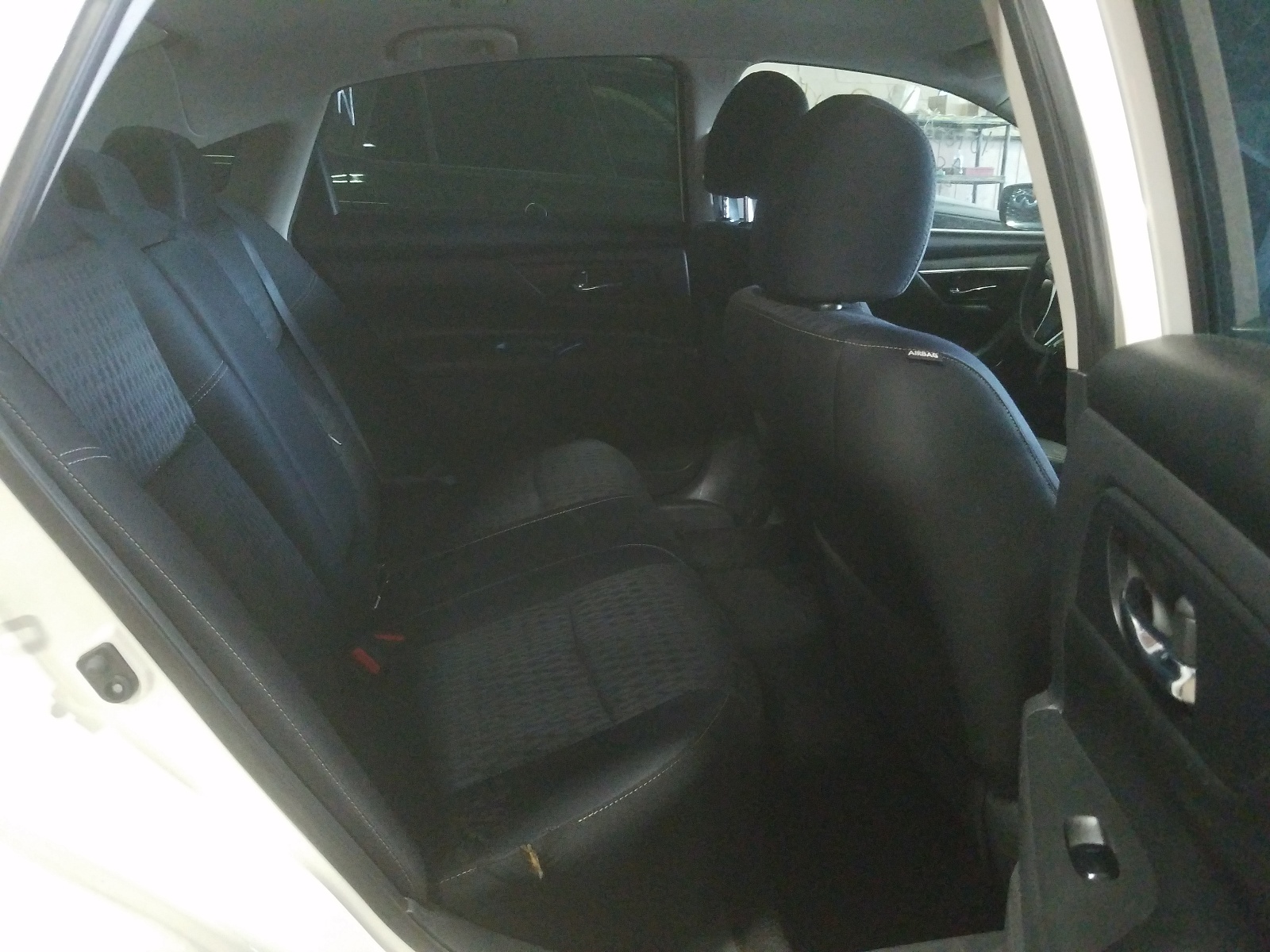 Photo 6 from auction – 2016 NISSAN ALTIMA 2.5 with VIN 1N4AL3AP1GC211957