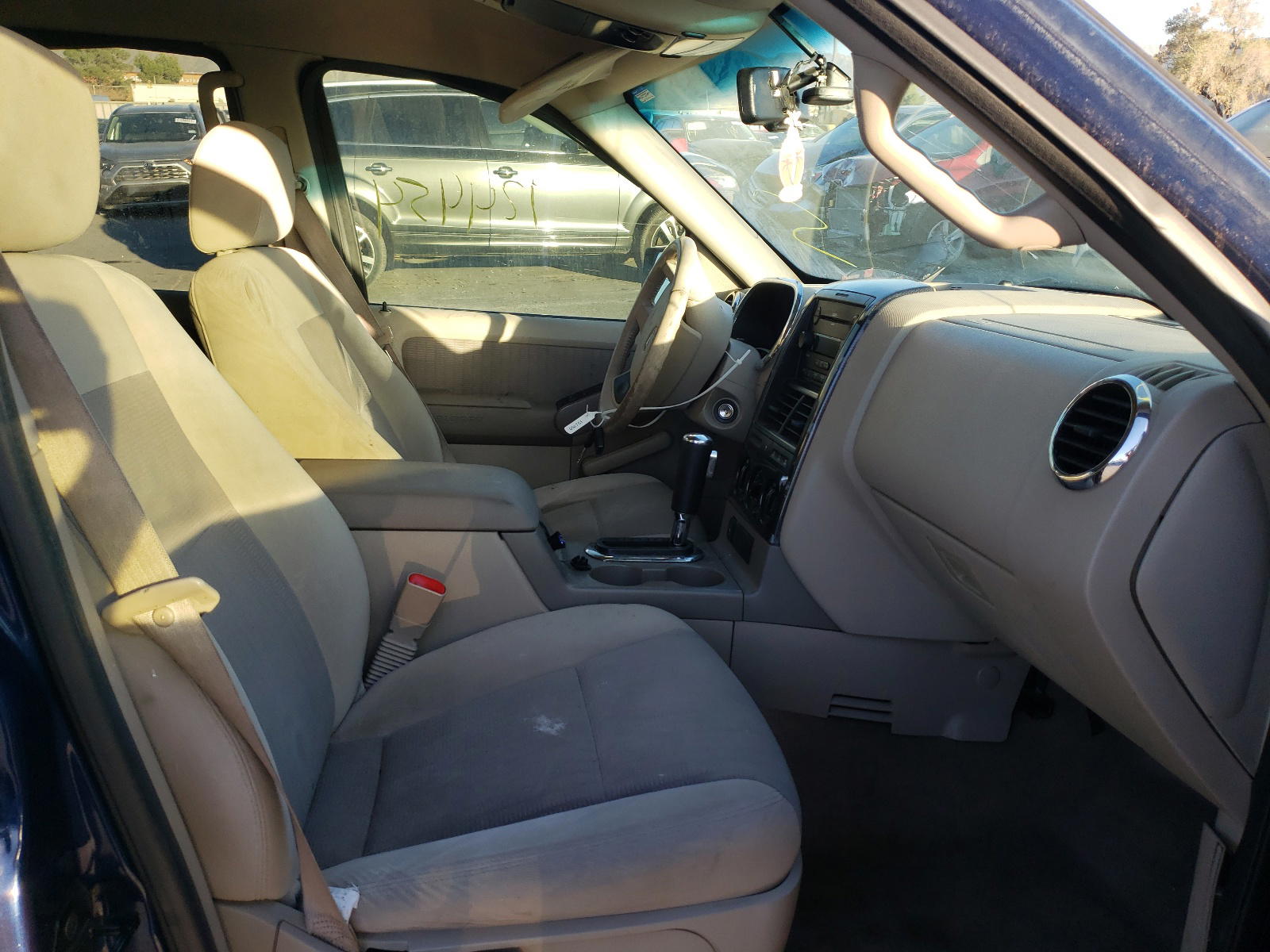 Photo 5 from auction – 2007 FORD EXPLORER X with VIN 1FMEU73E67UB87463