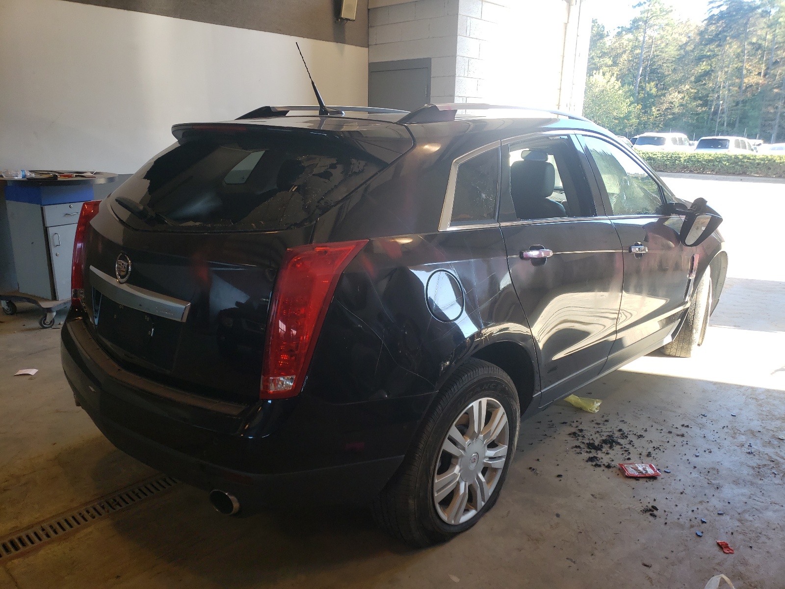 Photo 4 from auction – 2011 CADILLAC SRX LUXURY with VIN 3GYFNDEYXBS532671