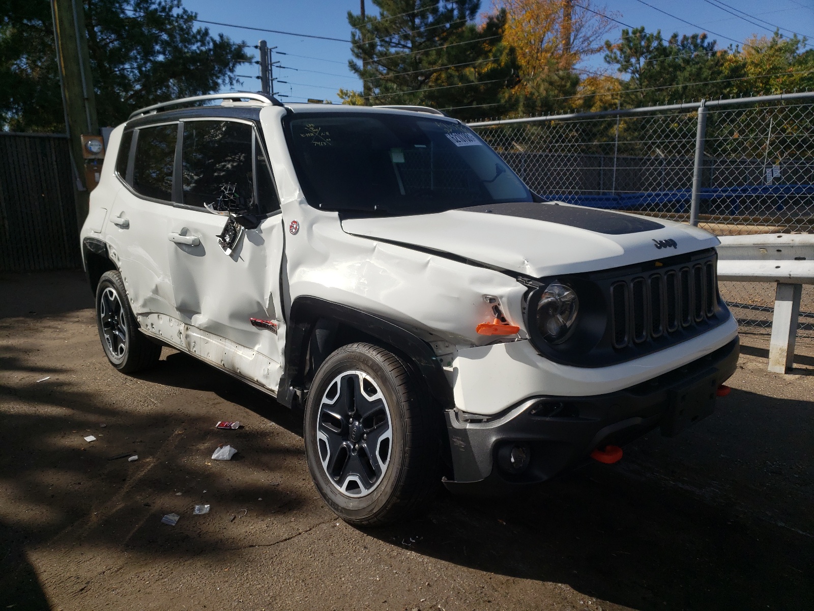 JEEP RENEGADE T 2017 with VIN ZACCJBCB1HPG57463 - Photo from auction