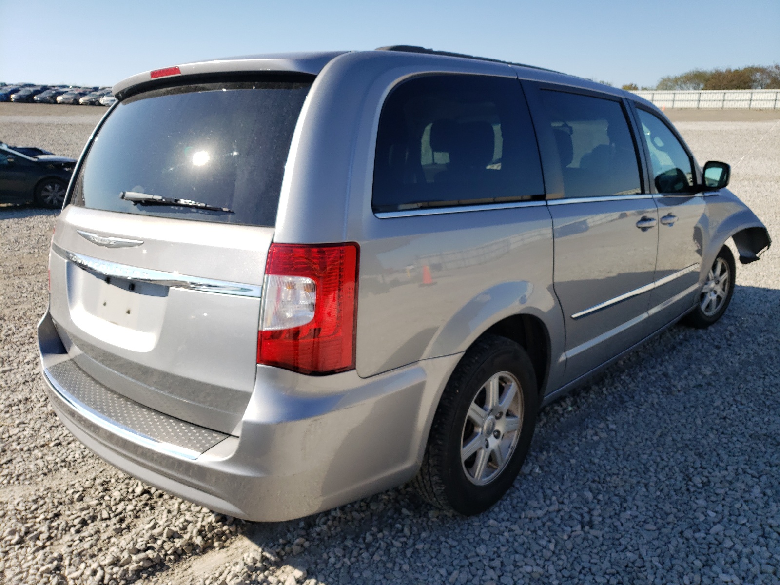 Photo 4 from auction – 2013 CHRYSLER TOWN & COU with VIN 2C4RC1BG6DR584429
