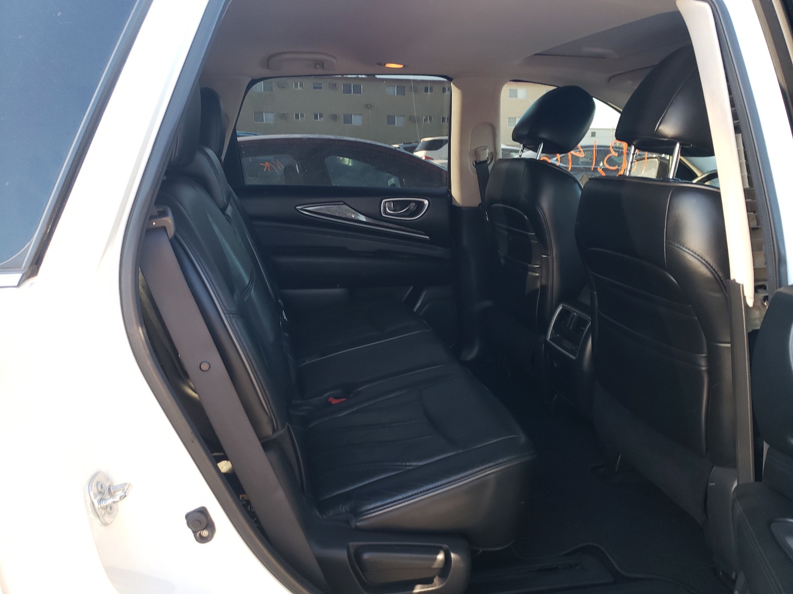 Photo 6 from auction – 2013 INFINITI JX35 with VIN 5N1AL0MM7DC304564