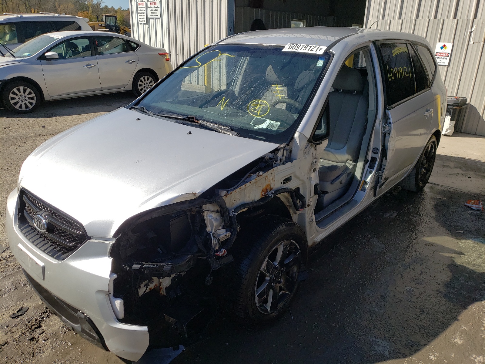 Photo 2 from auction – 2007 KIA RONDO BASE with VIN KNAFG525877042698