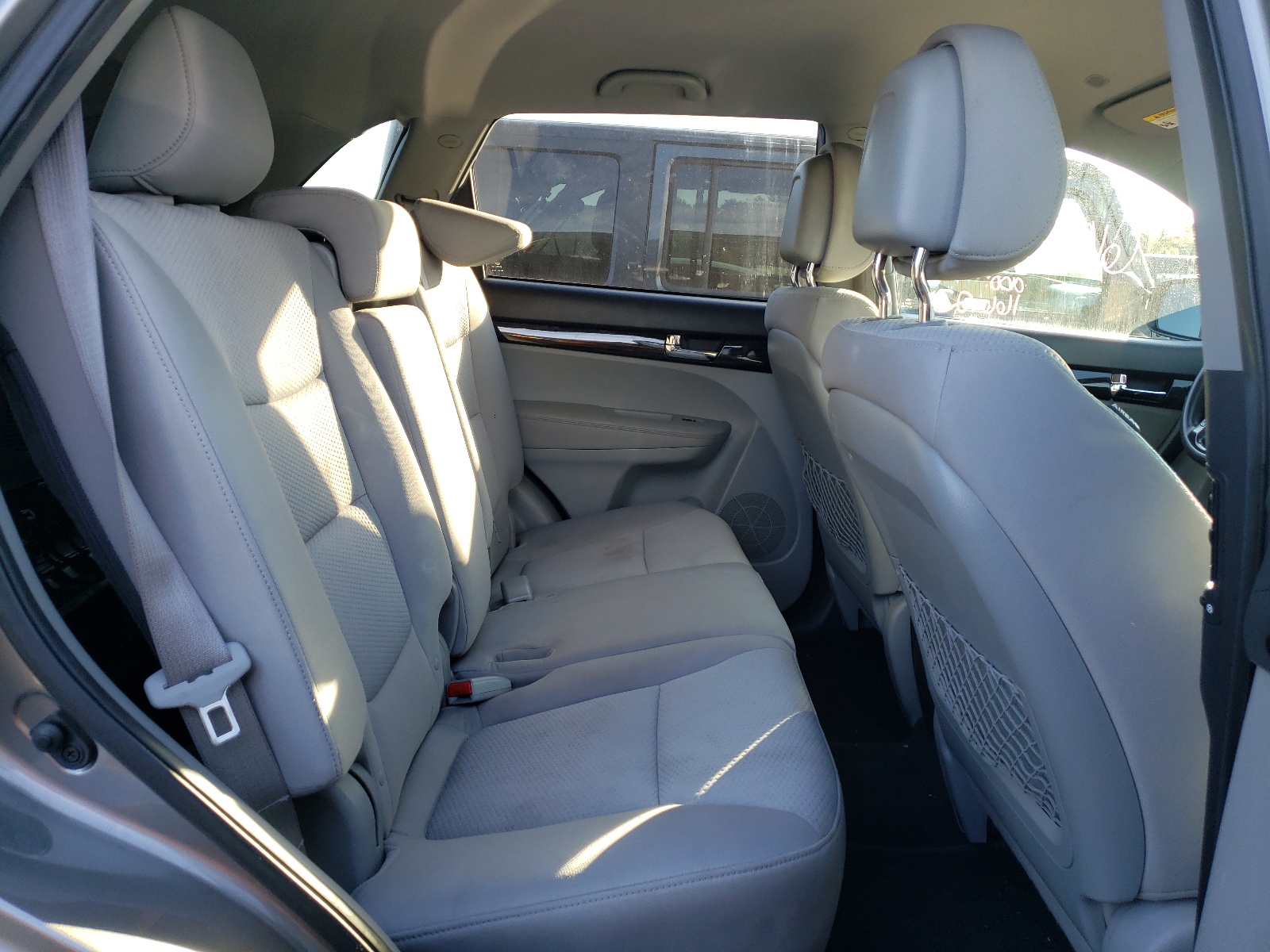 Photo 6 from auction – 2011 KIA SORENTO BA with VIN 5XYKTCA12BG018828