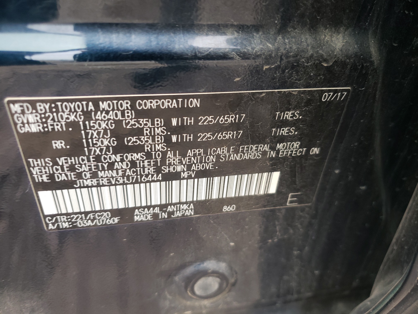 Photo 10 from auction – 2017 TOYOTA RAV4 XLE with VIN JTMRFREV3HJ716444