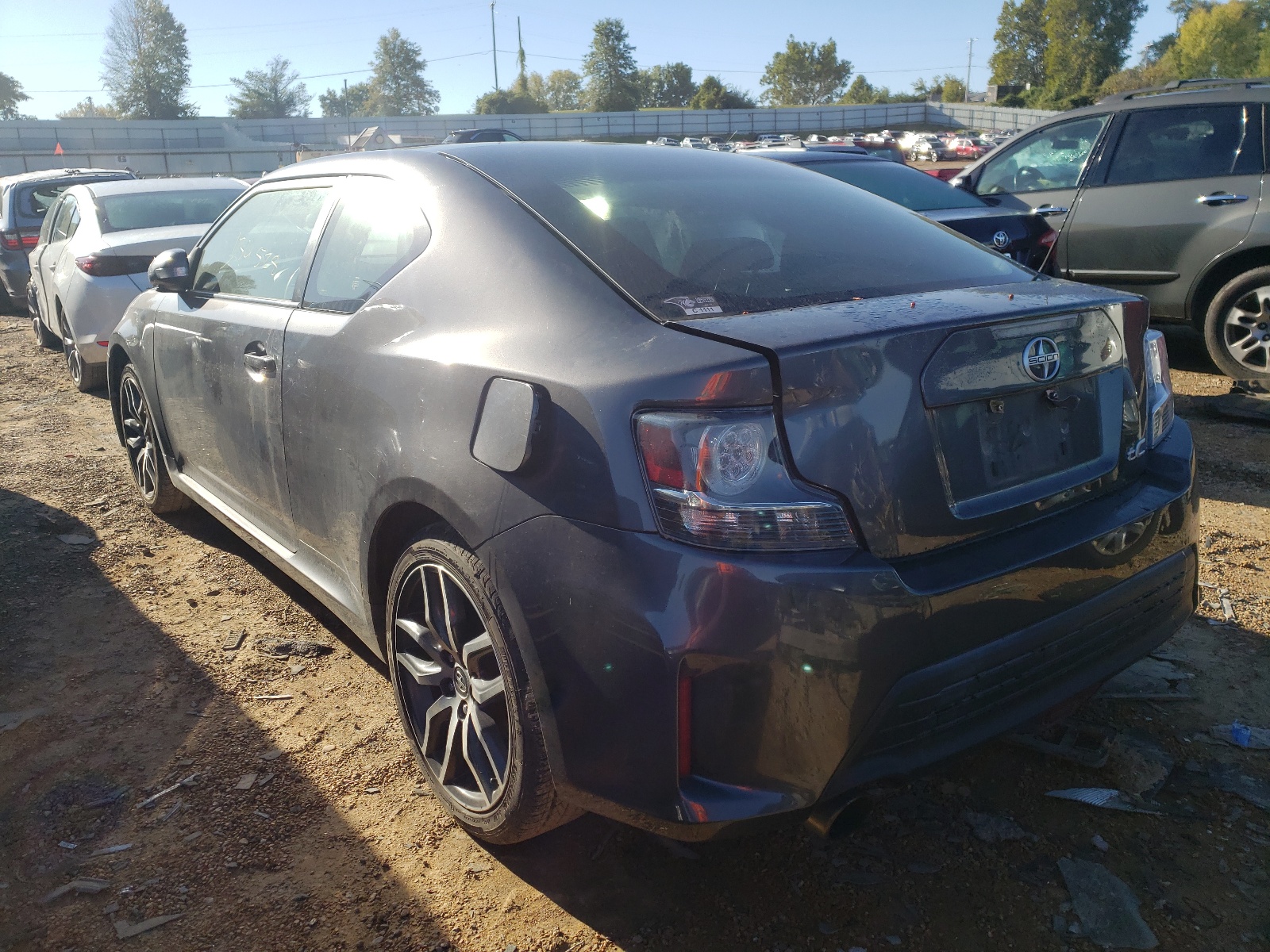 Photo 3 from auction – 2015 TOYOTA SCION TC with VIN JTKJF5C78FJ003975