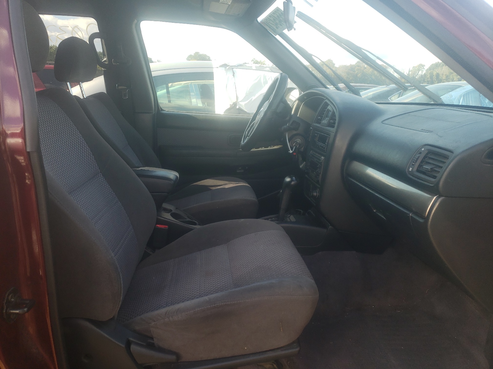 Photo 5 from auction – 2004 NISSAN PATHFINDER with VIN JN8DR09Y34W907526