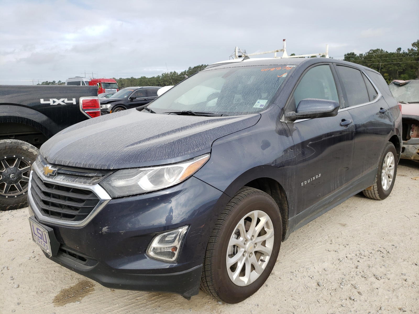 Photo 2 from auction – 2018 CHEVROLET EQUINOX LT with VIN 3GNAXJEV0JS581897