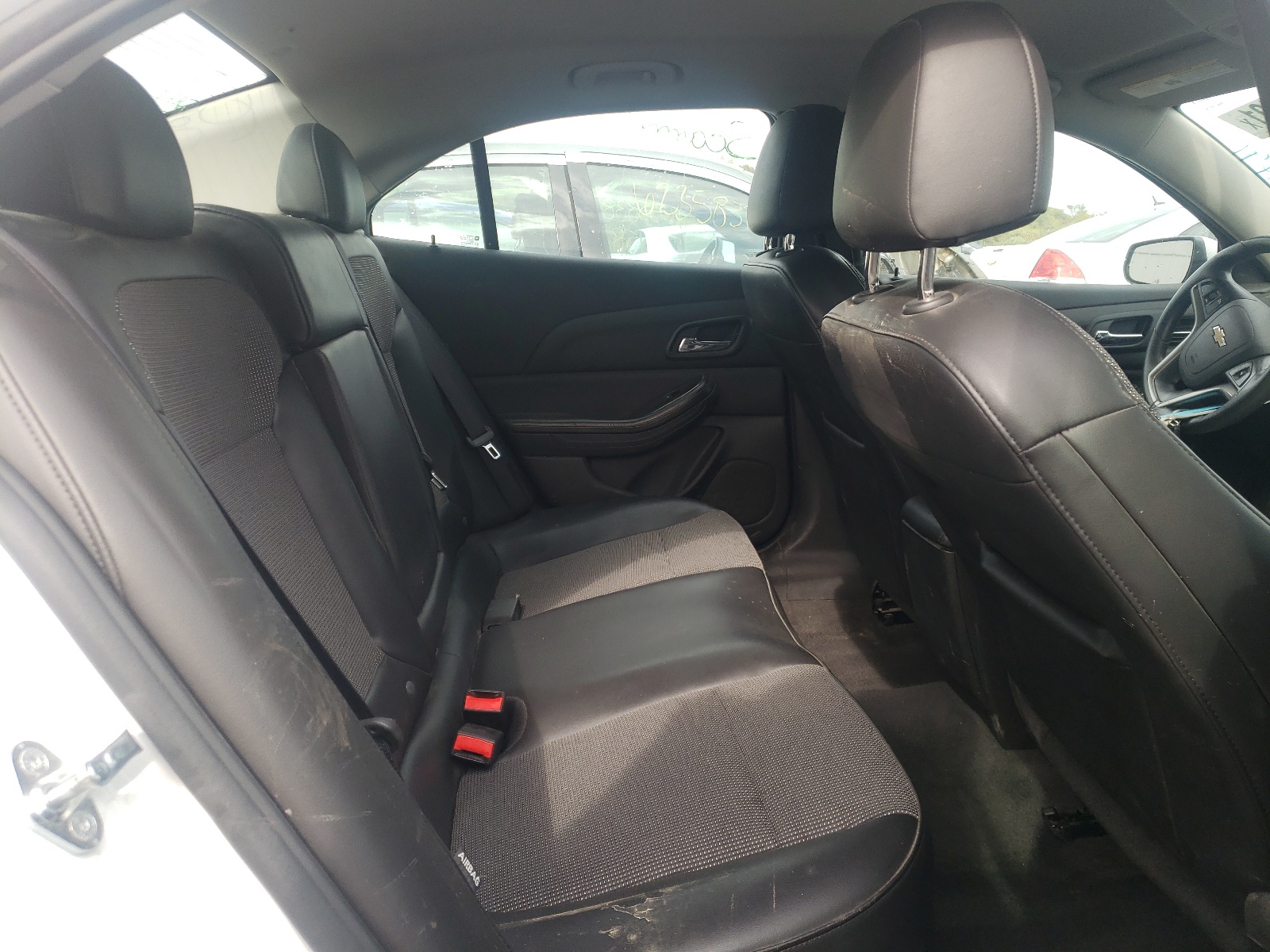 Photo 6 from auction – 2015 CHEVROLET MALIBU 1LT with VIN 1G11C5SL9FF279298