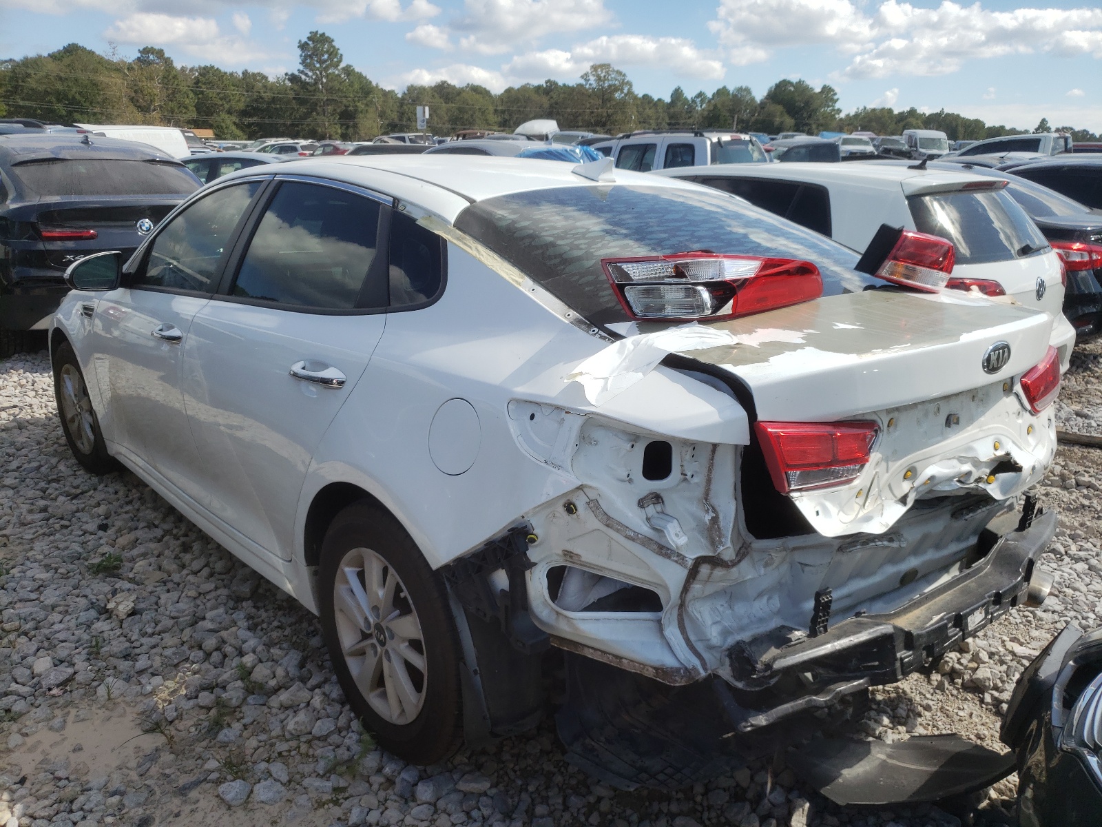 Photo 3 from auction – 2016 KIA OPTIMA LX with VIN 5XXGT4L33GG053156