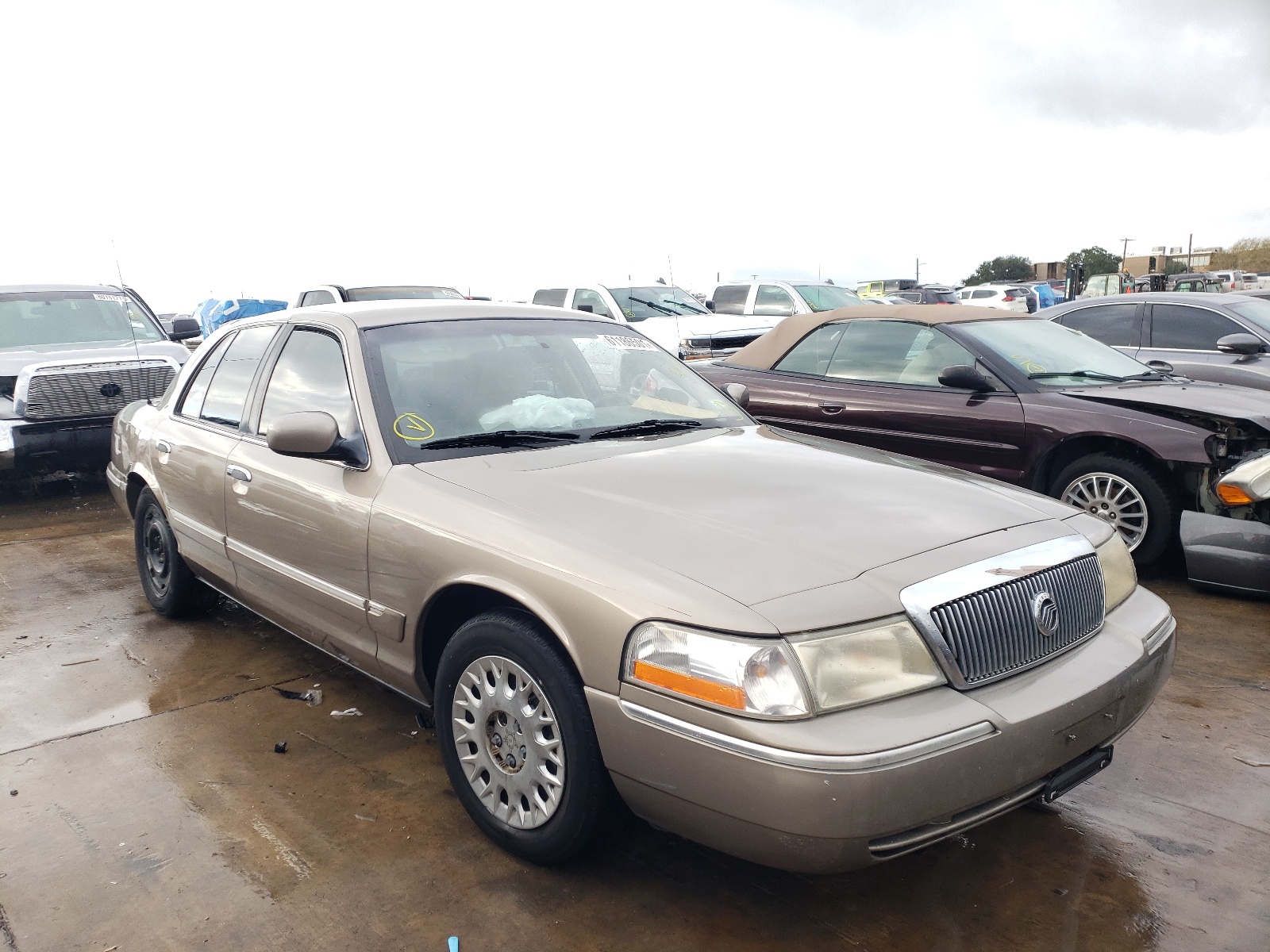 Photo 1 from auction – 2003 MERCURY GRAND MARQ with VIN 2MEFM74W63X618062