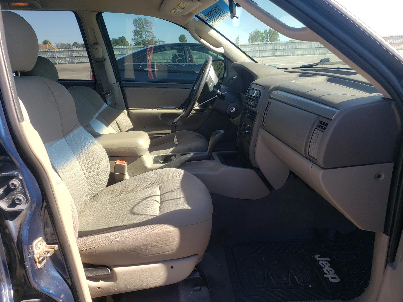 Photo 5 from auction – 2002 JEEP GRAND CHER with VIN 1J4GX48N12C195636