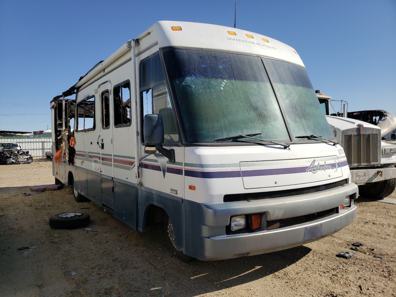 Photo 1 from auction – 1997 CHEVROLET P30 with VIN 1GBLP37J5V3306551