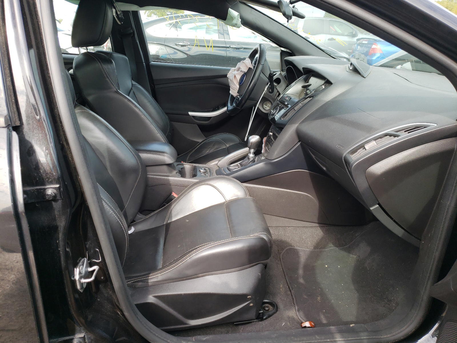 Photo 5 from auction – 2013 FORD FOCUS with VIN 1FADP3L90DL301113