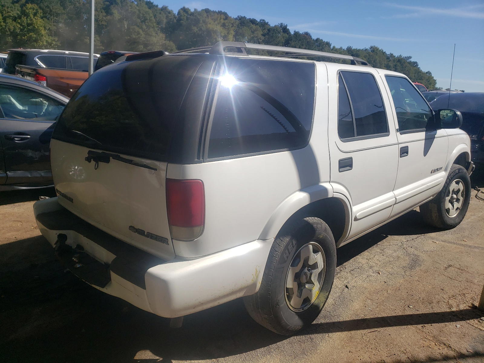 Photo 4 from auction – 2002 CHEVROLET BLAZER with VIN 1GNDT13W62K166018