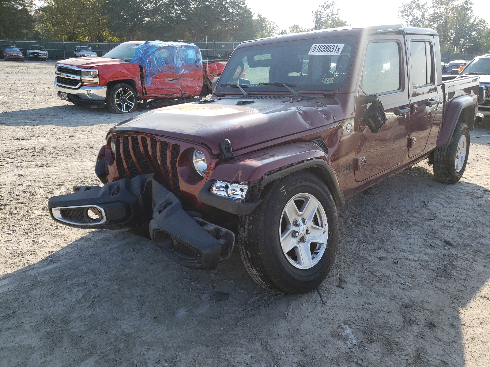 Фото 2 с аукциона – 2021 JEEP GLADIATOR с VIN 1C6HJTAG1ML542832