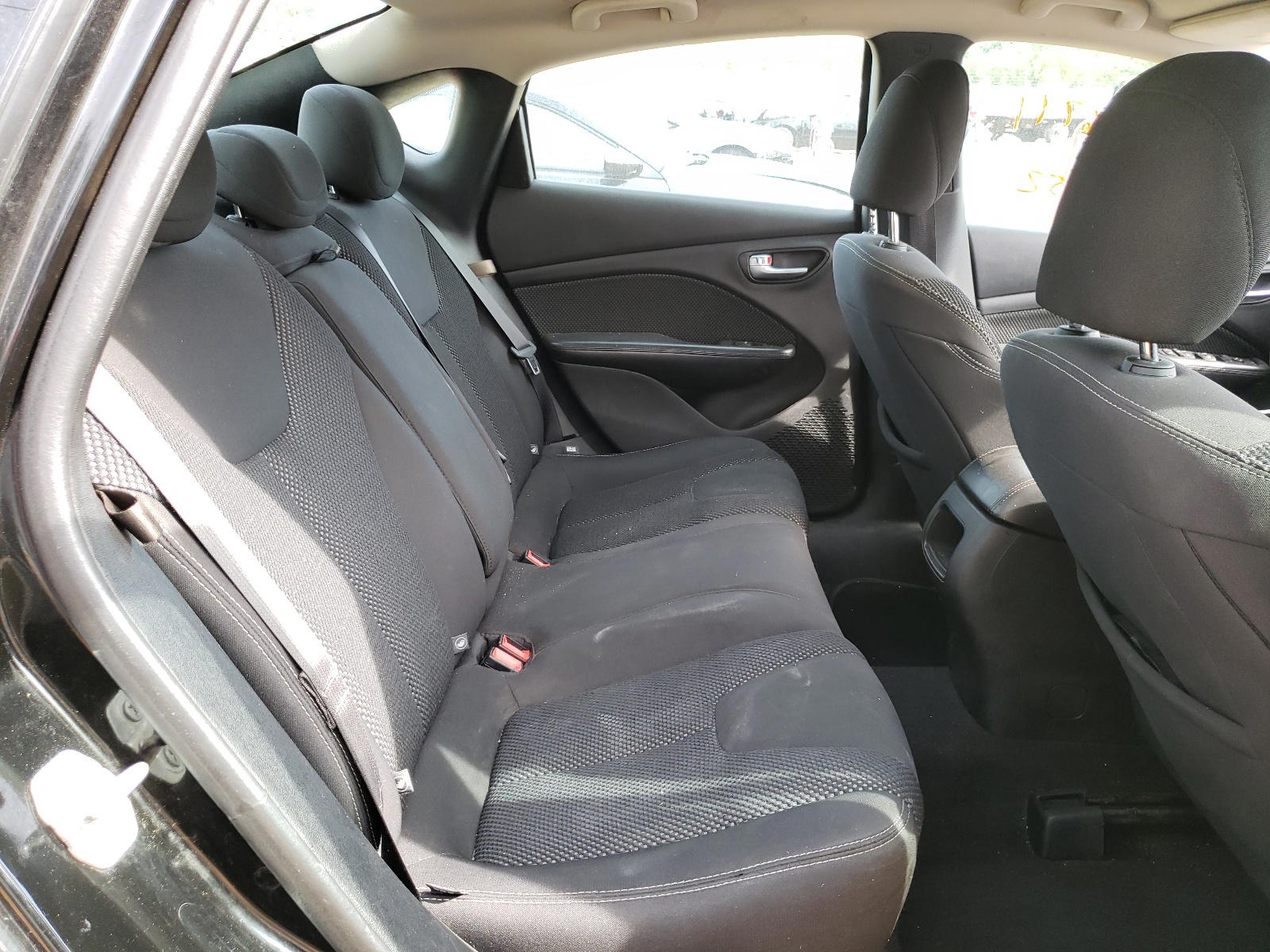 Photo 6 from auction – 2016 DODGE DART SXT with VIN 1C3CDFBA8GD689092