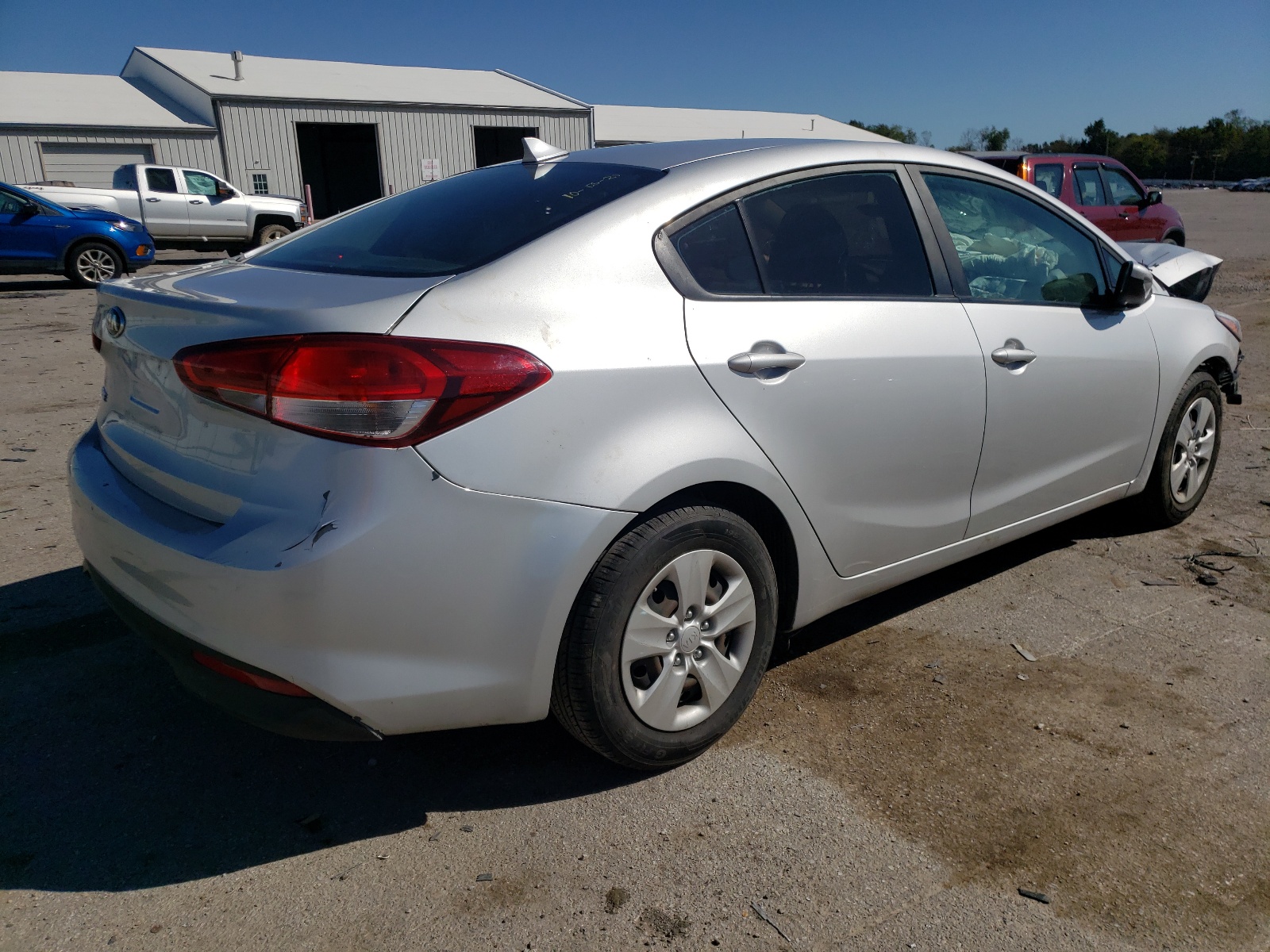 Photo 4 from auction – 2017 KIA FORTE LX with VIN 3KPFK4A73HE062454