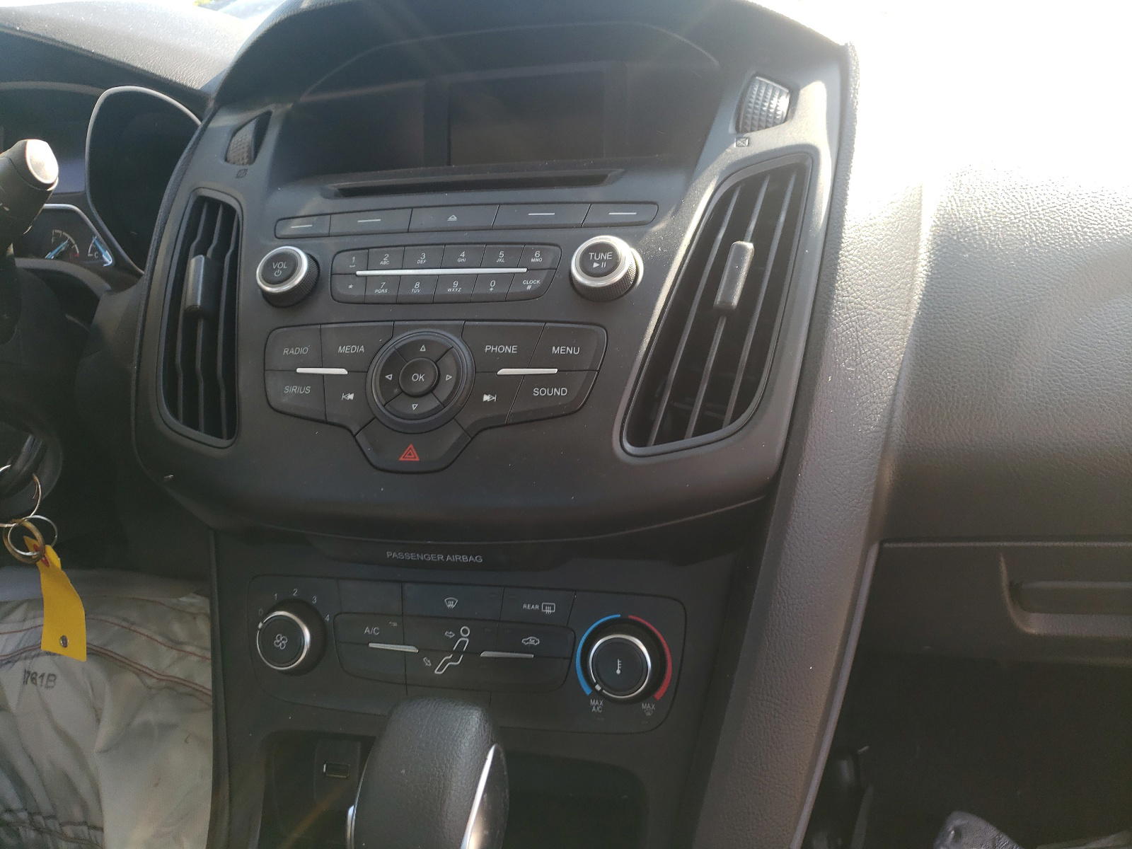 Photo 9 from auction – 2017 FORD FOCUS SE with VIN 1FADP3F2XHL227994