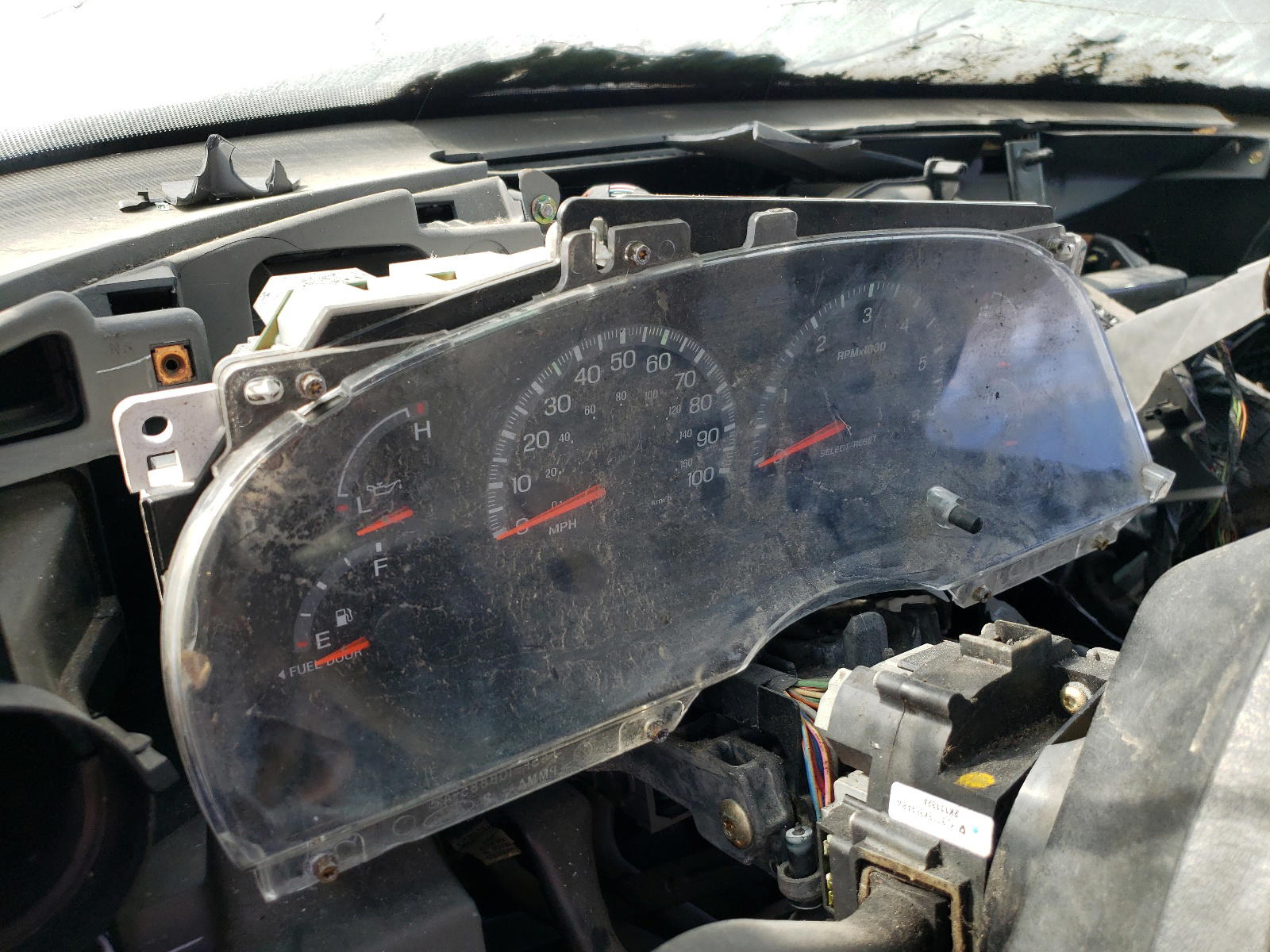 Photo 8 from auction – 2003 FORD F150 with VIN 1FTRF17273NA61985