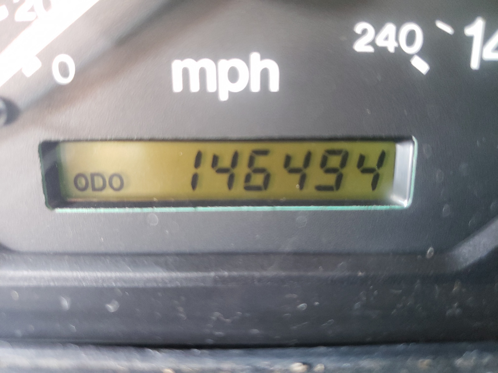 Photo 8 from auction – 1999 MAZDA 626 ES with VIN 1YVGF22C0X5899000