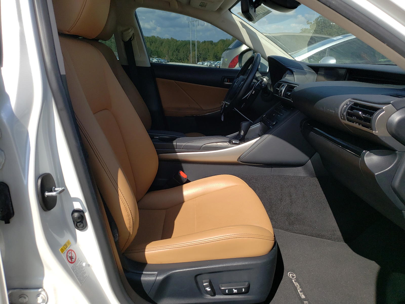 Photo 5 from auction – 2018 LEXUS IS 300 with VIN JTHBA1D27J5069293